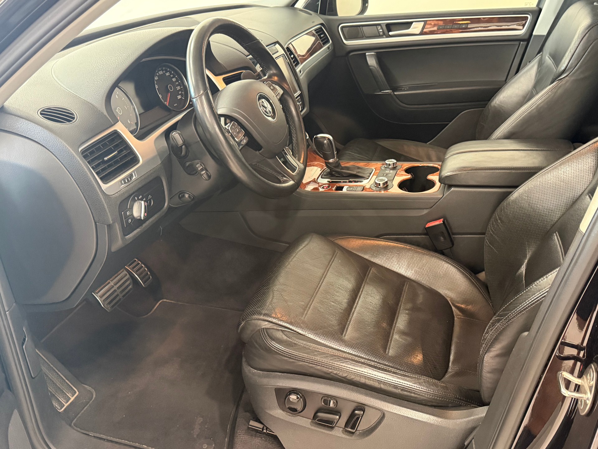 VW Touareg 4.2 TDI Tiptronic-image-6