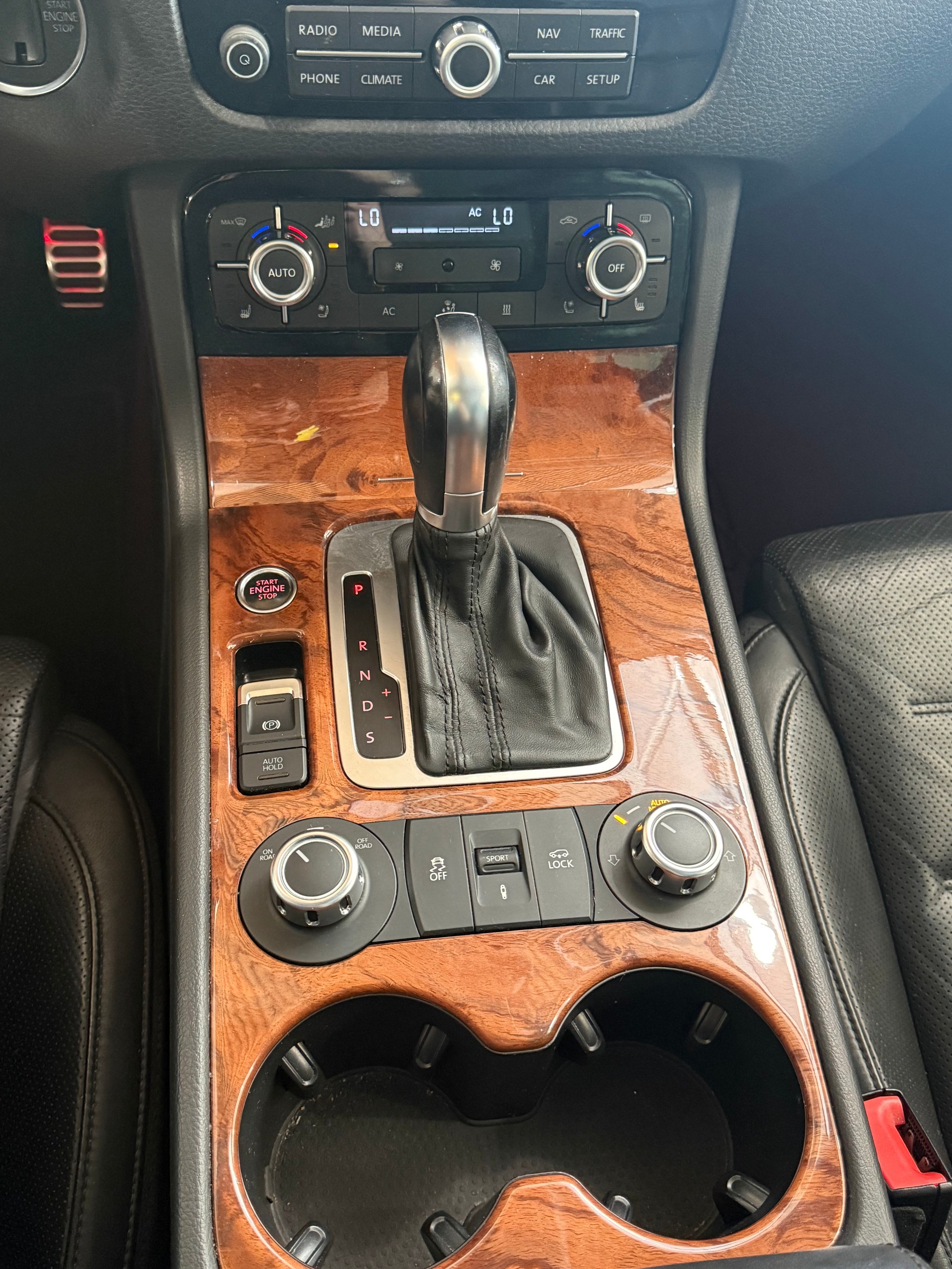 VW Touareg 4.2 TDI Tiptronic-image-11