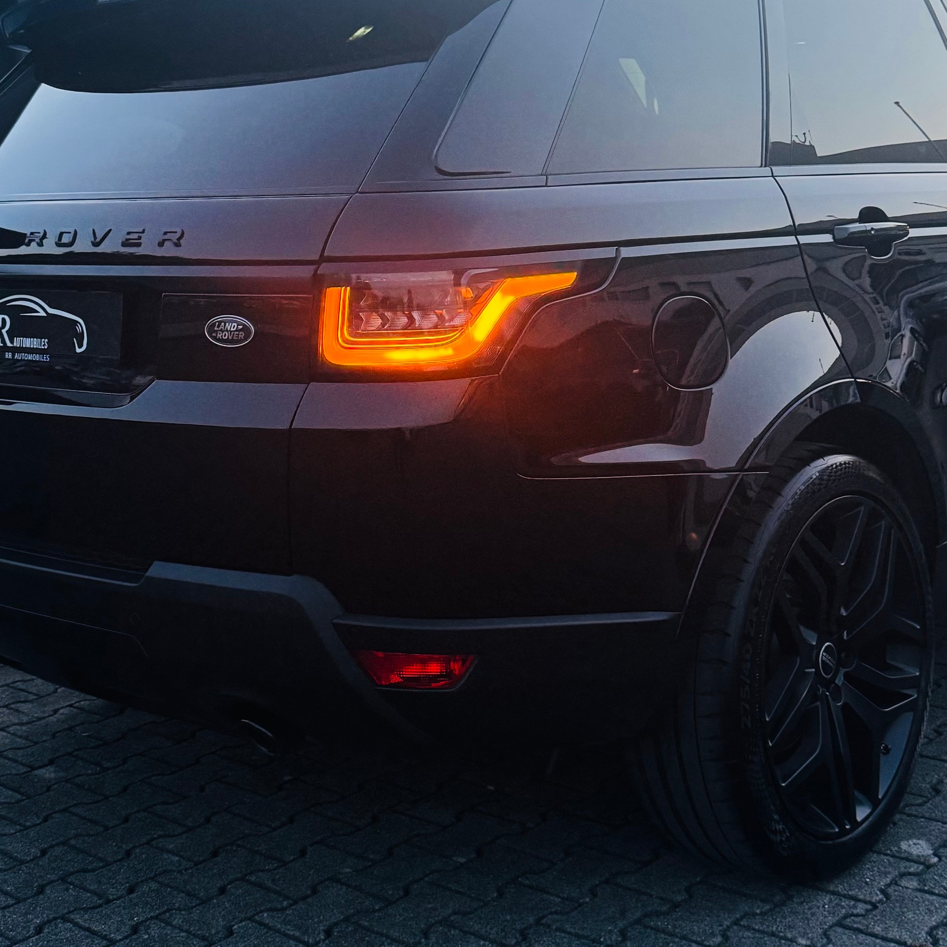 LAND ROVER Range Rover Sport 3.0 SDV6 HSE Dynamic Automatic-image-3