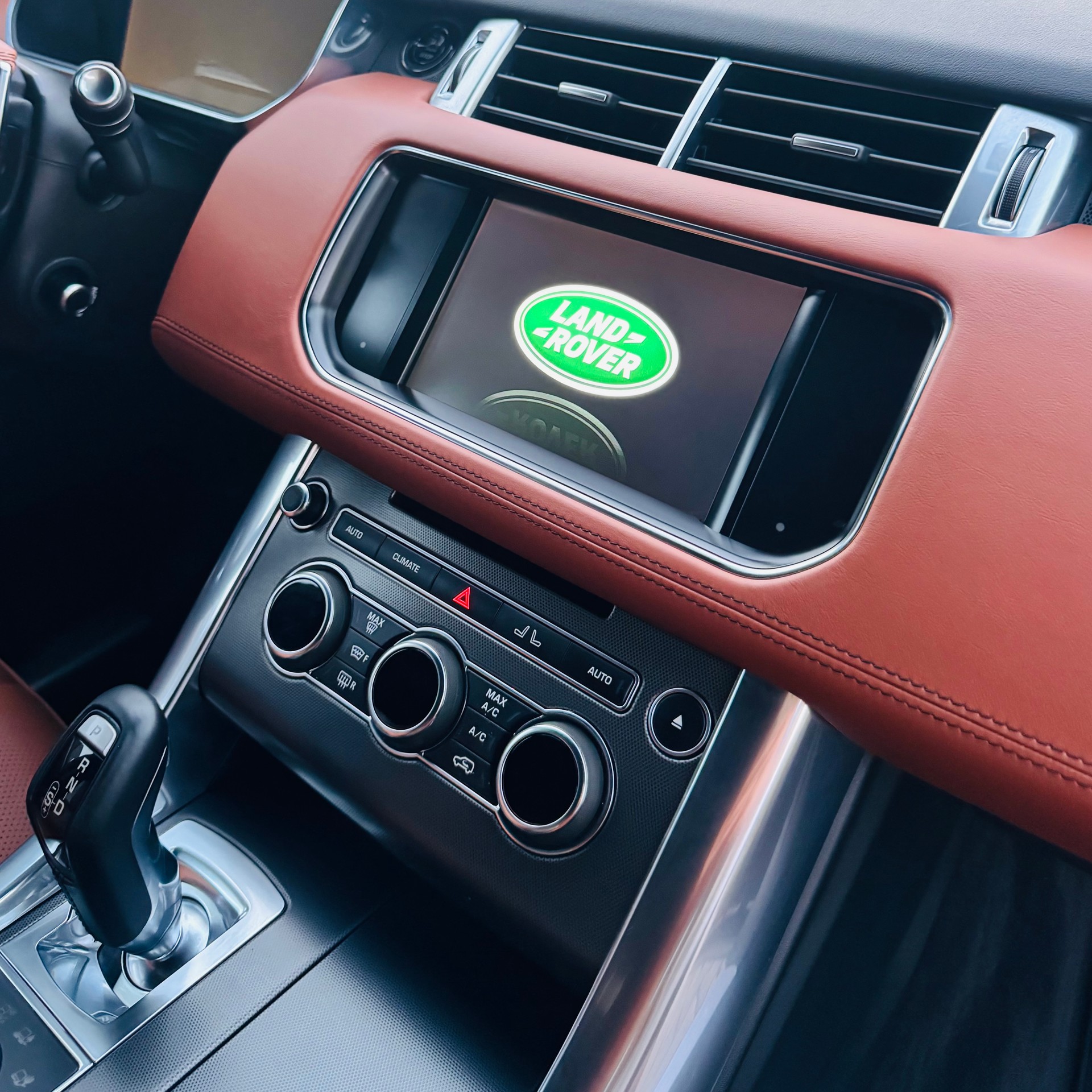 LAND ROVER Range Rover Sport 3.0 SDV6 HSE Dynamic Automatic-image-17