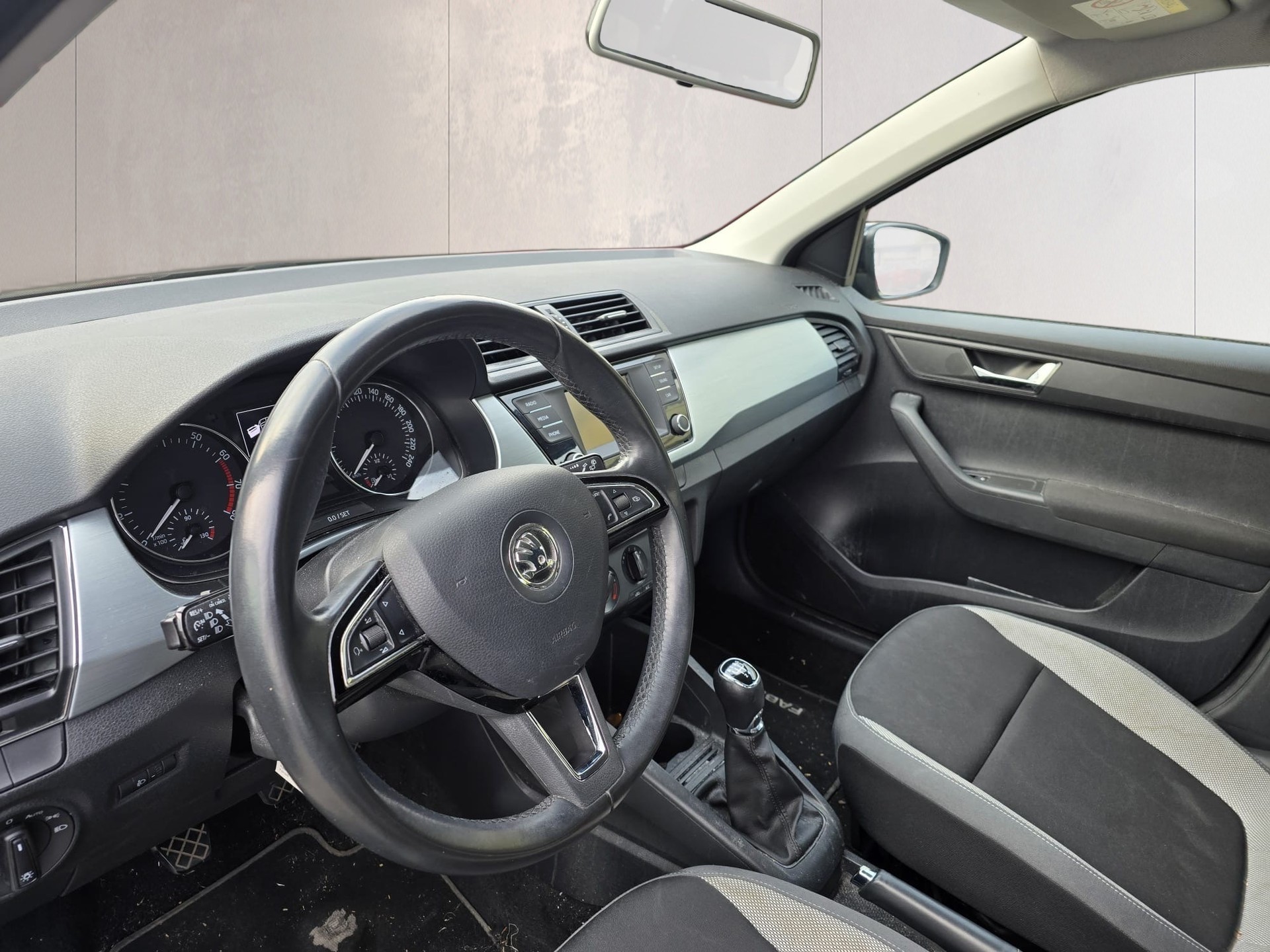 SKODA Fabia 1.2-image-9
