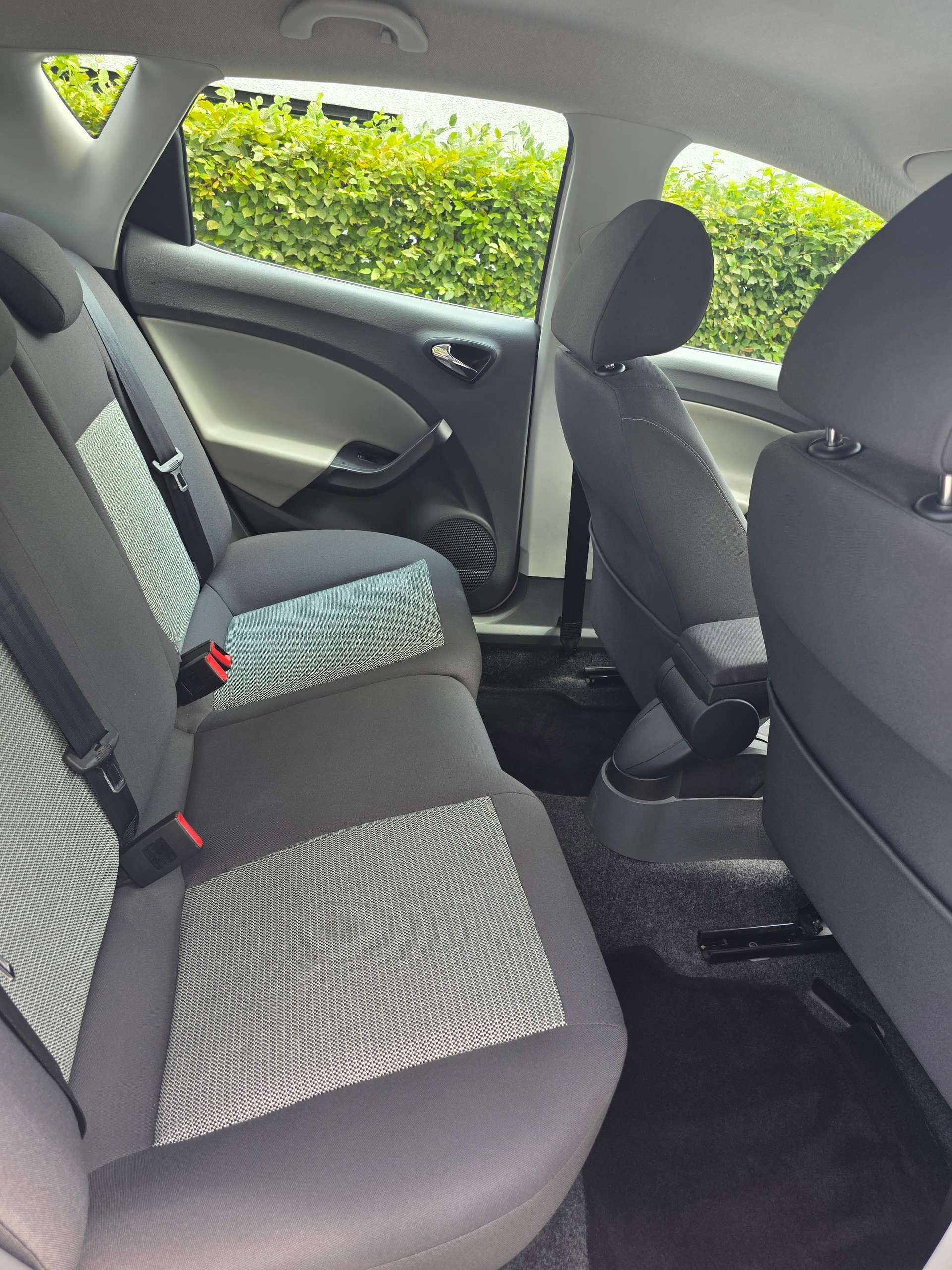SEAT Ibiza 1.6 Style DSG-image-13
