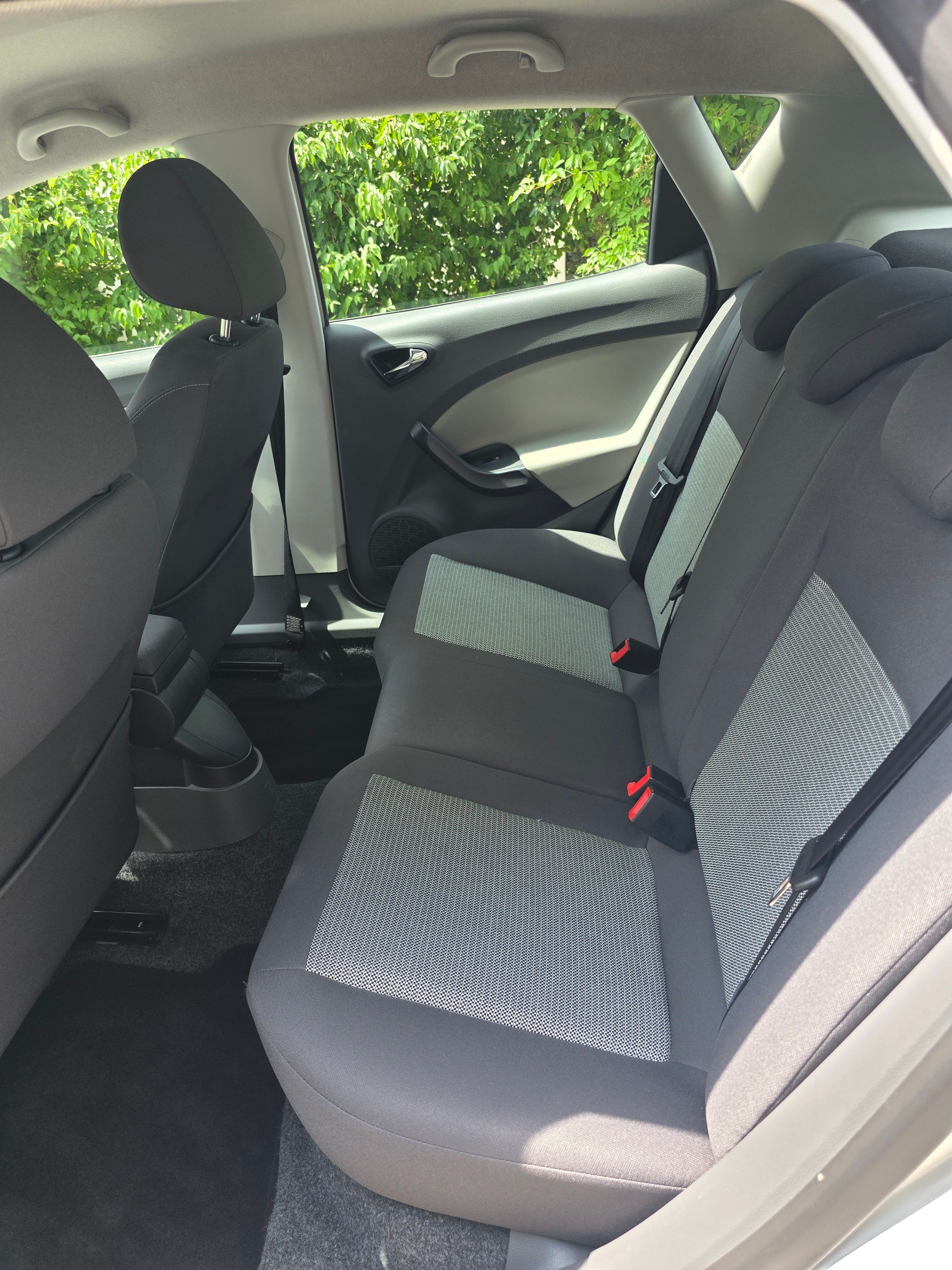 SEAT Ibiza 1.6 Style DSG-image-12