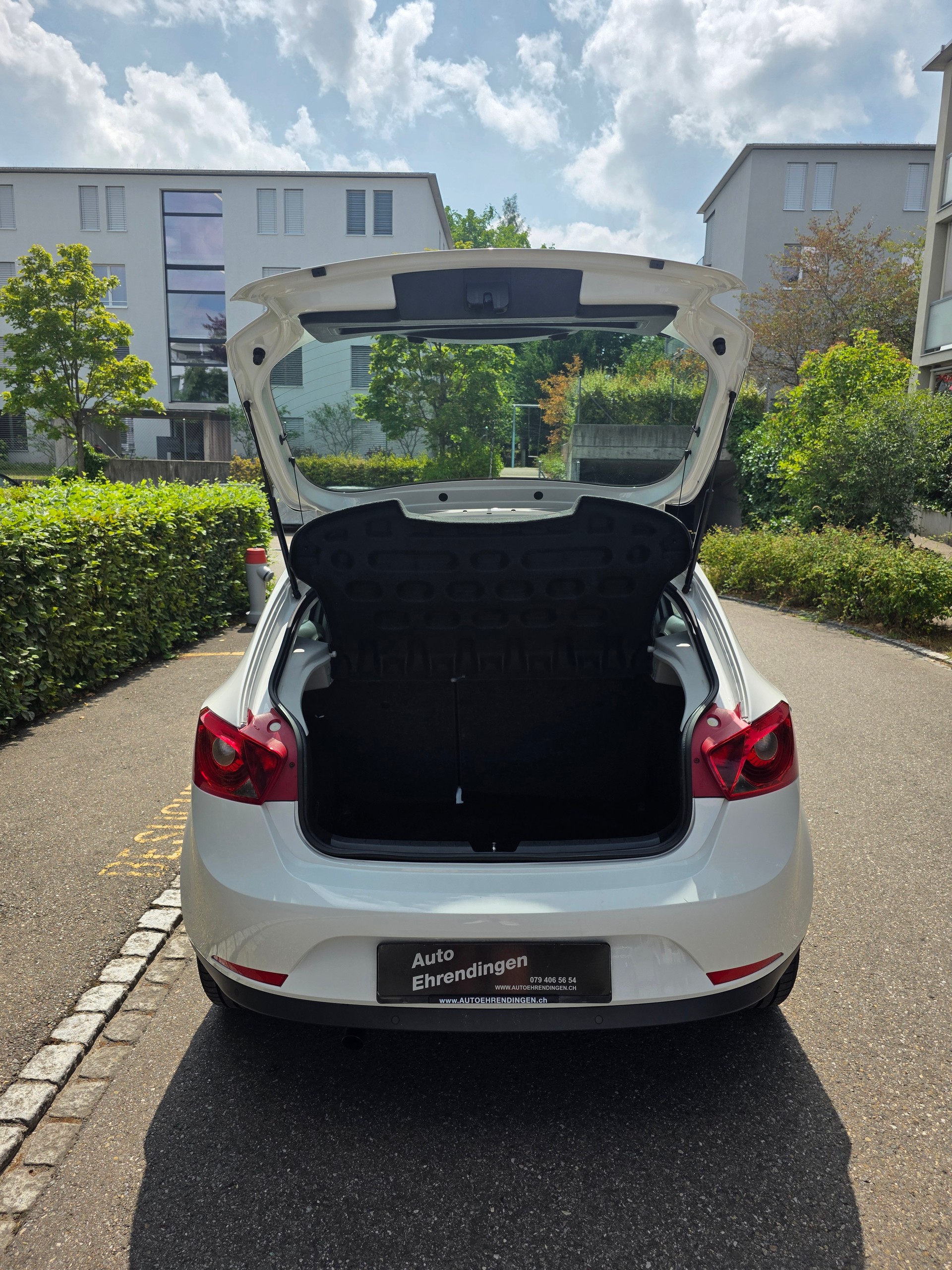 SEAT Ibiza 1.6 Style DSG-image-9