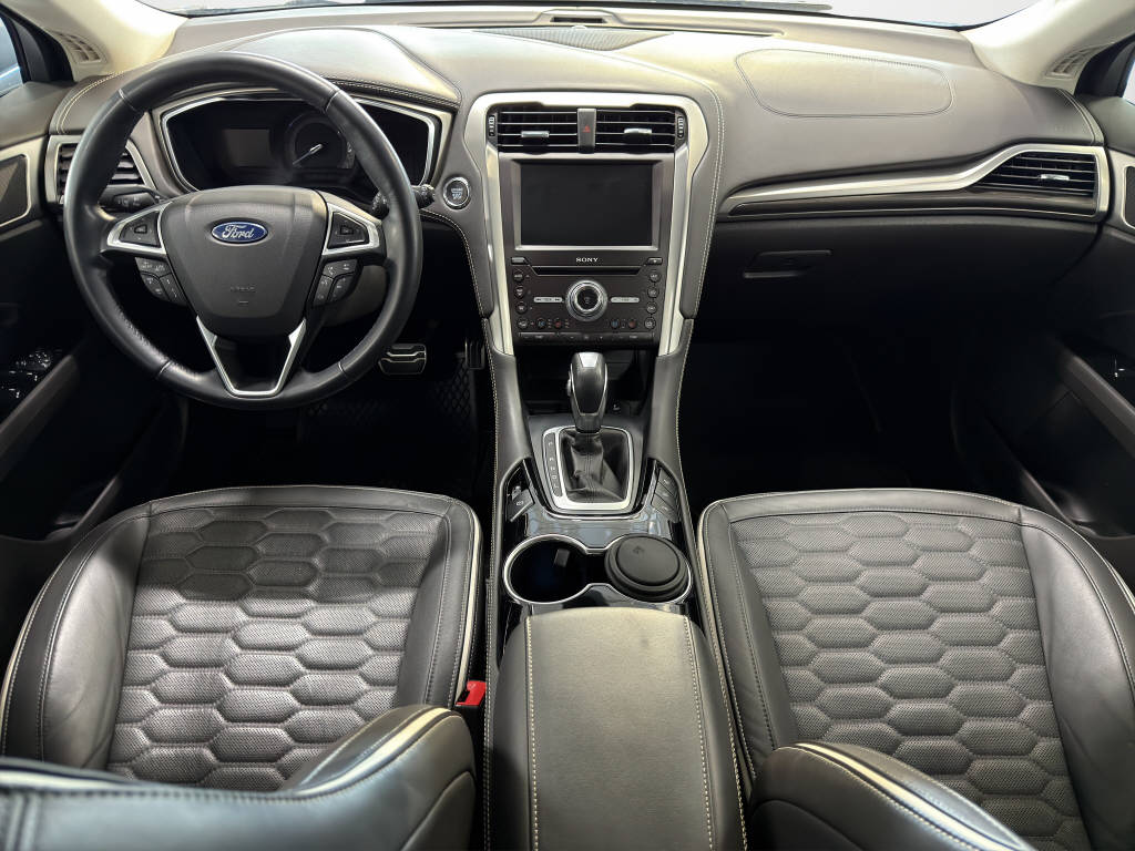 FORD Mondeo Station Wagon 2.0 HEV 187 Vignale-image-12