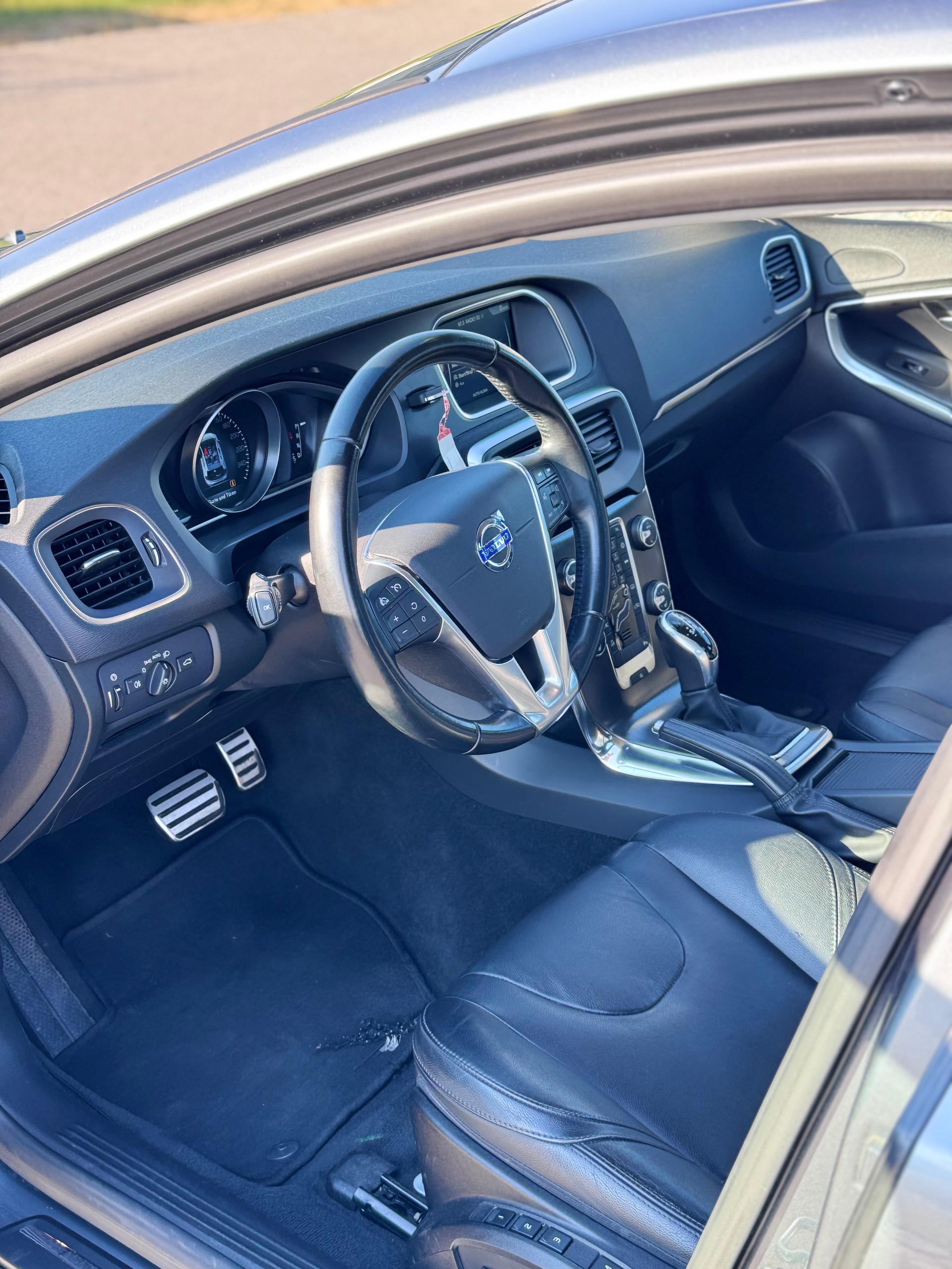 VOLVO 2.0 D3 Summum S/S-image-3