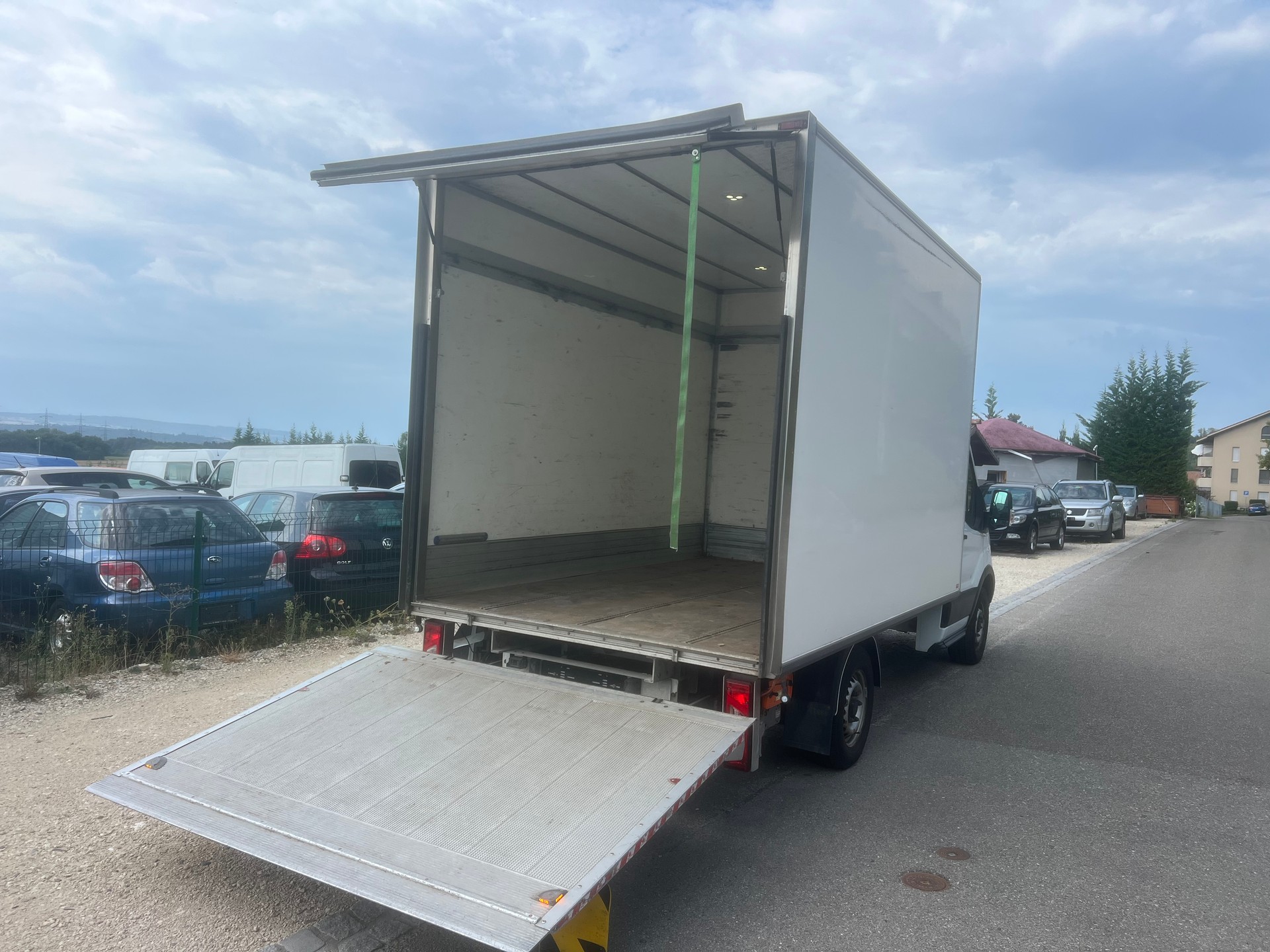 FORD Transit 350 L4H1 Ambiente 4WD-image-6