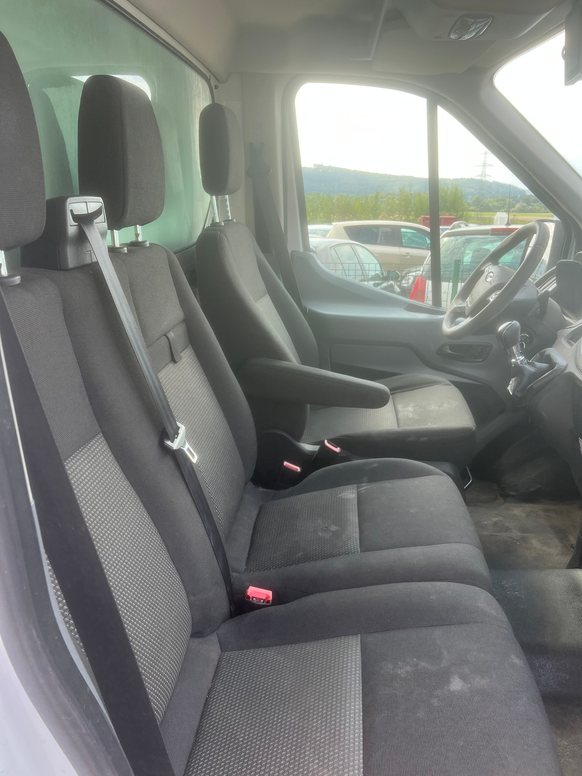 FORD Transit 350 L4H1 Ambiente 4WD-image-11