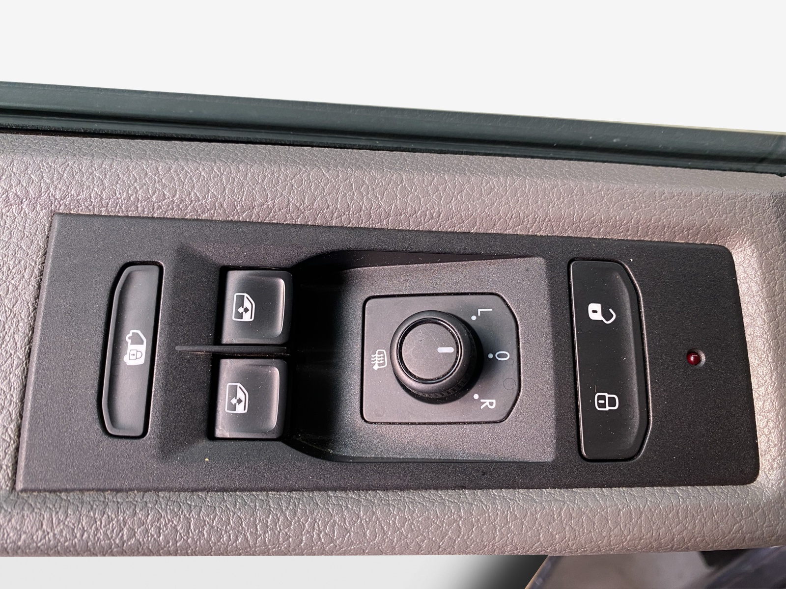 VW T6.1 2.0 TDI DSG-image-15