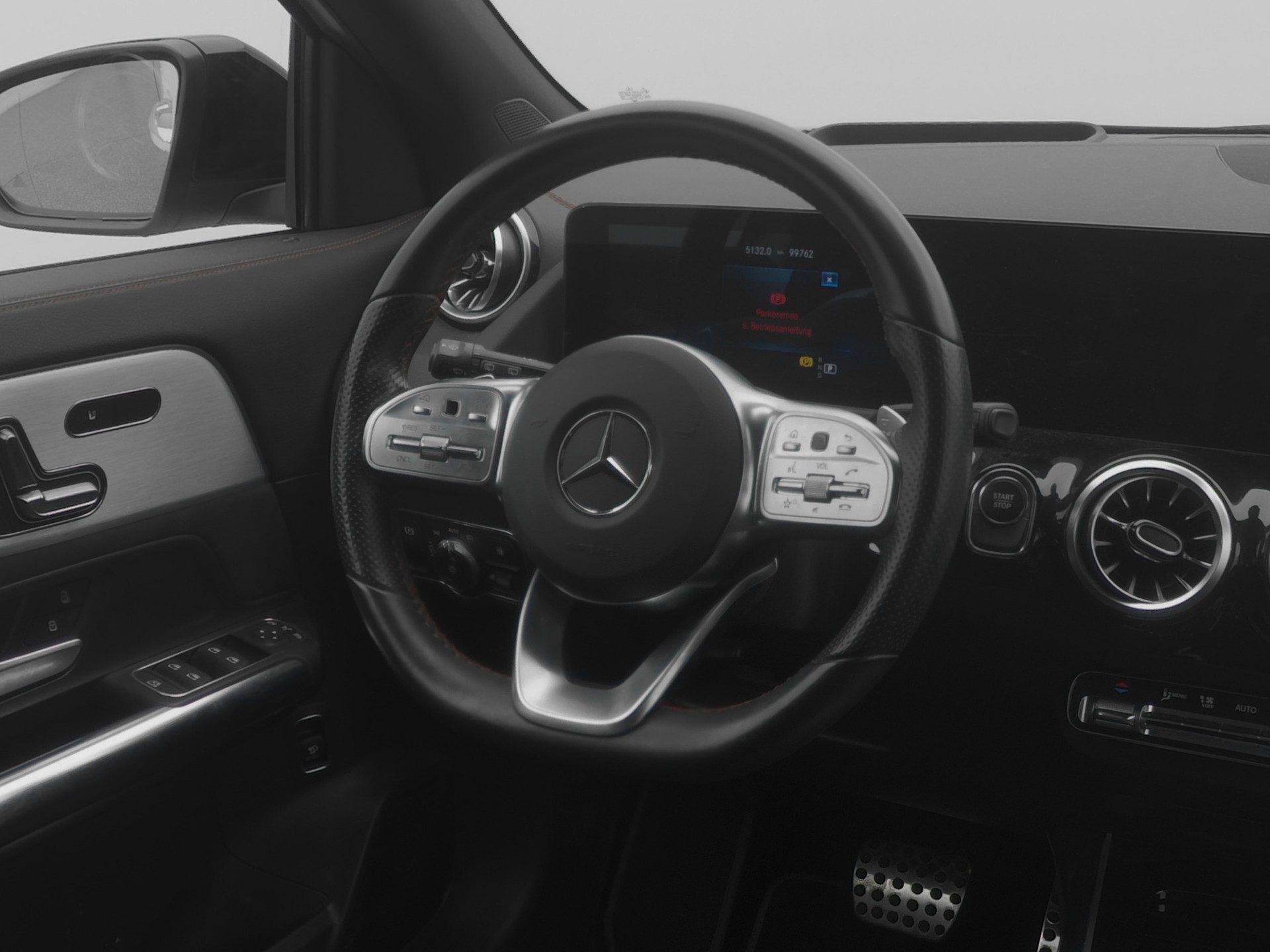 MERCEDES-BENZ EQA 250 AMG Line-image-7