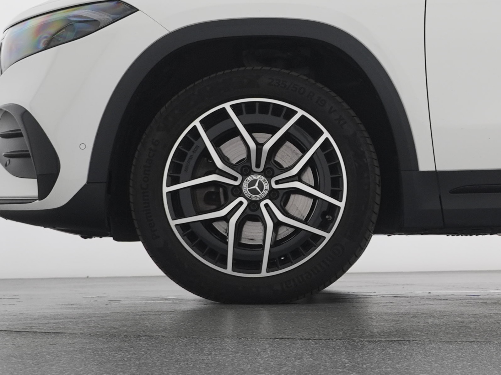 MERCEDES-BENZ EQA 250 AMG Line-showroom-element-2