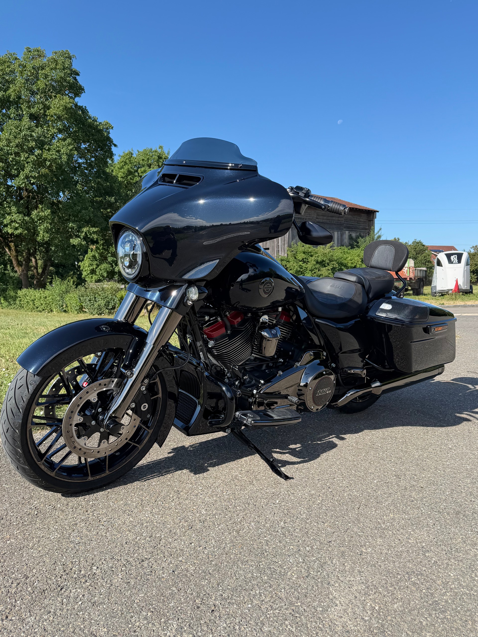 HARLEY-DAVIDSON FLHXSE Street Glide CVO 117
