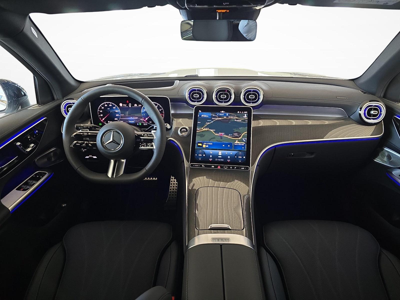 MERCEDES-BENZ GLC 300 4MATIC AMG Line-image-8