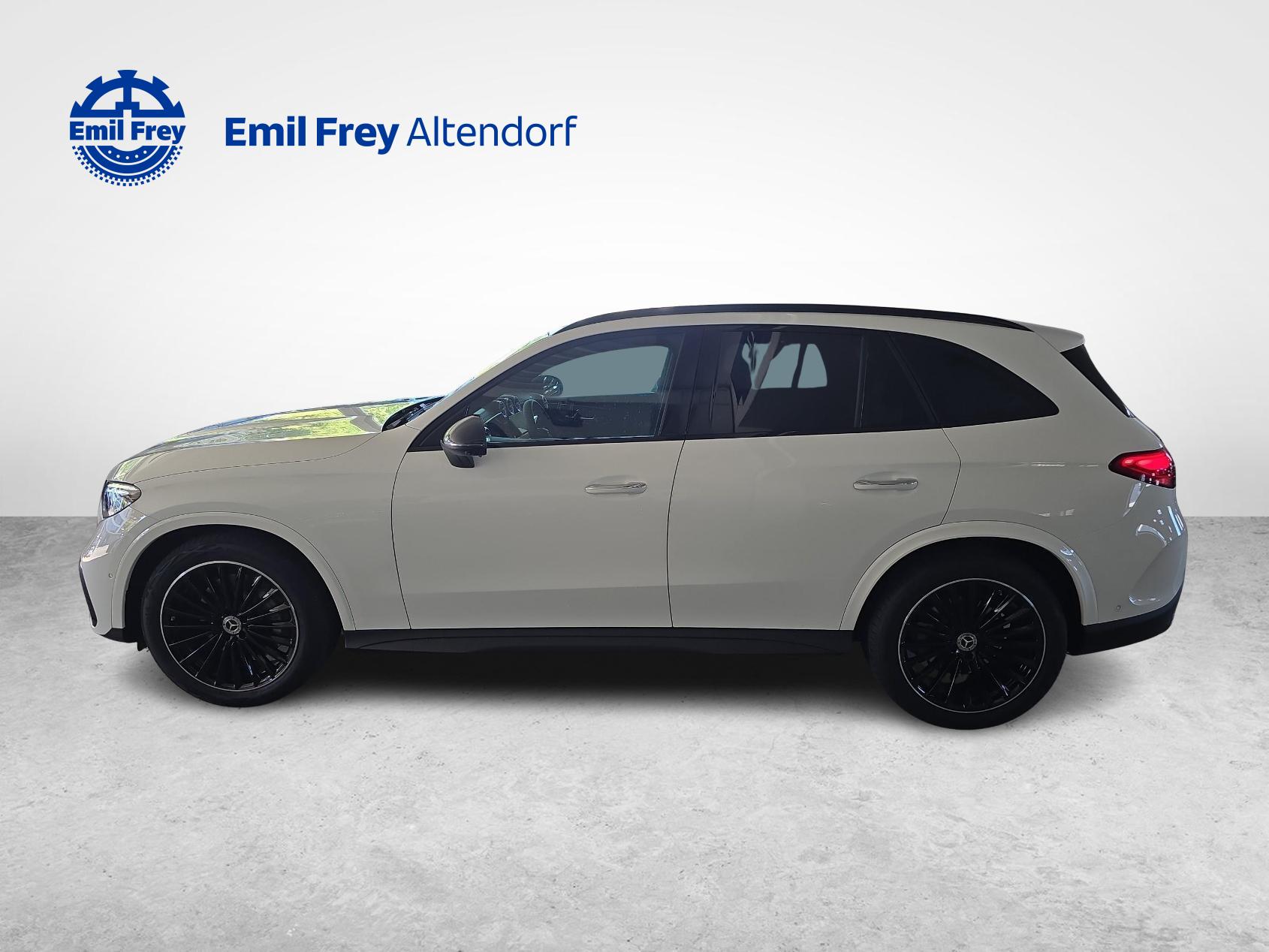 MERCEDES-BENZ GLC 300 4MATIC AMG Line-image-1