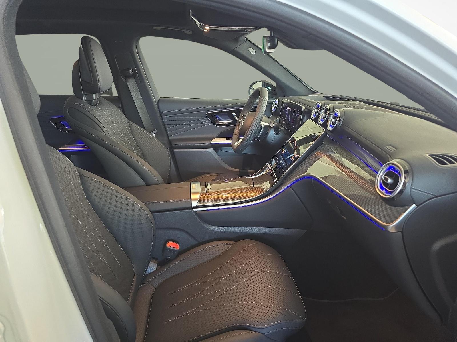 MERCEDES-BENZ GLC 300 4MATIC AMG Line-image-9