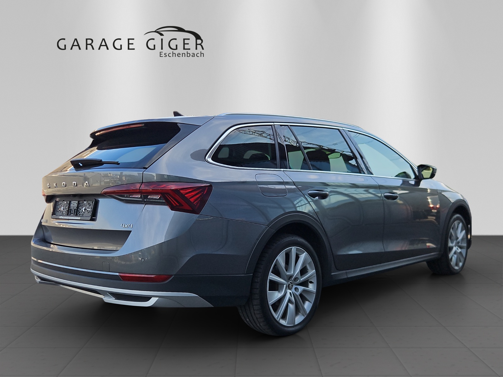 SKODA Octavia Combi 2.0 TSI DSG Scout 4x4-image-3