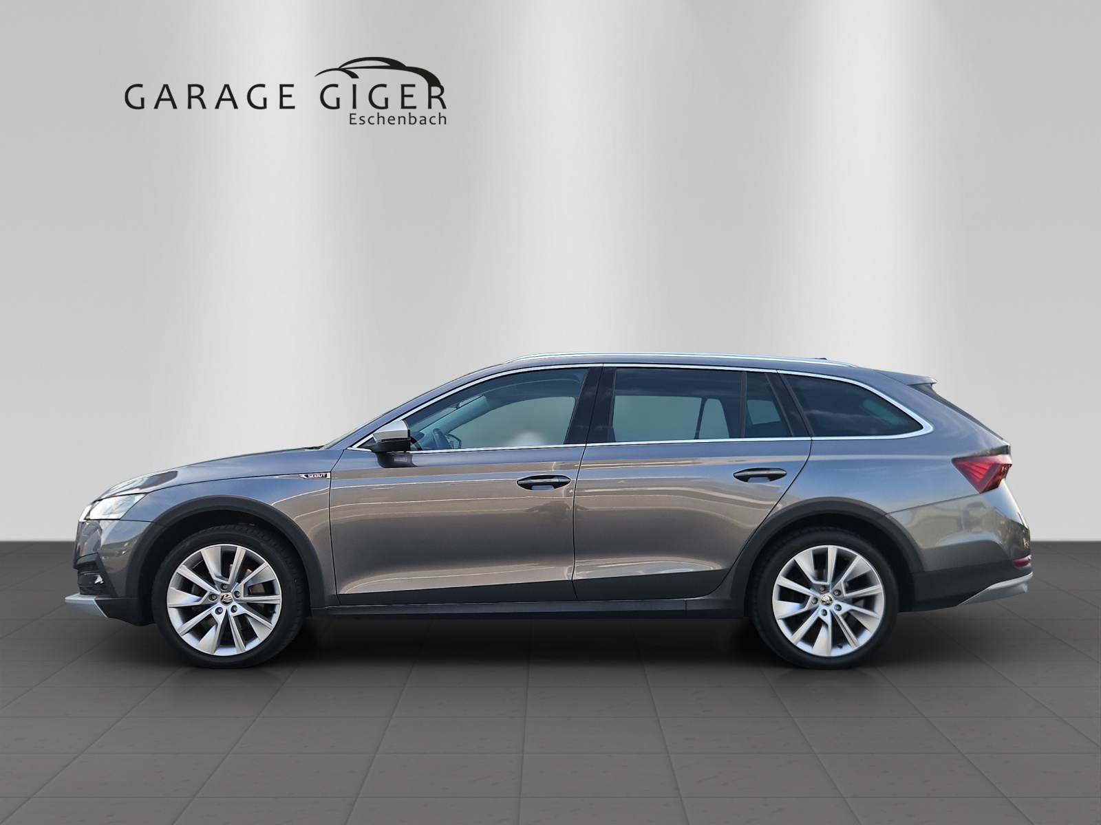 SKODA Octavia Combi 2.0 TSI DSG Scout 4x4-image-1