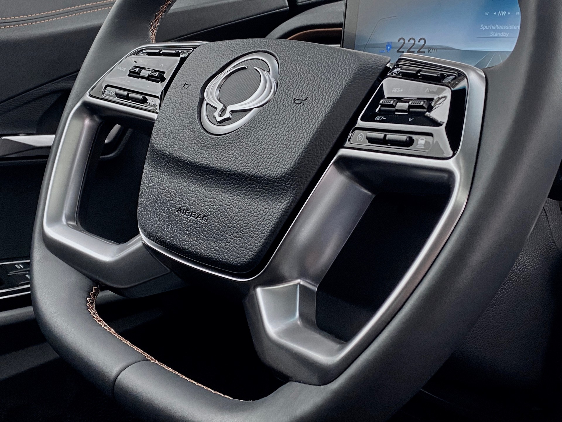 KGM-SsangYong Torres EVX*73 kWh*Swiss*Titanium*-image-14