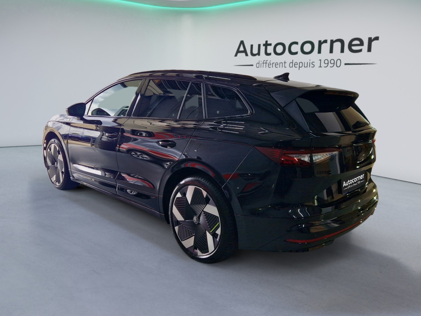 SKODA Enyaq 4x4 RS-image-2
