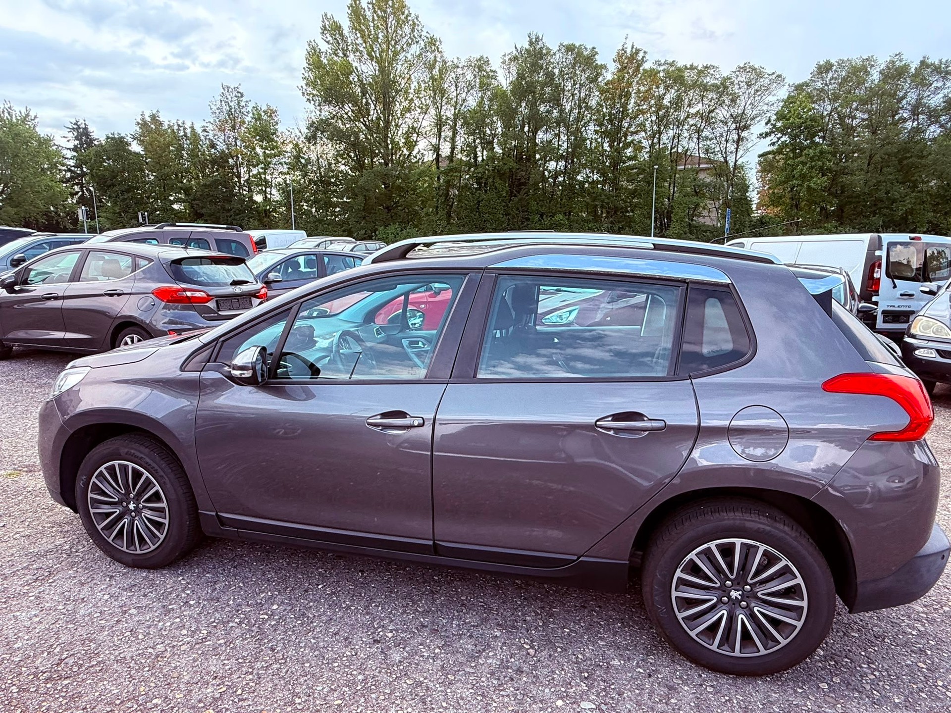 PEUGEOT 2008 1.6 VTI Active Automatic-image-5