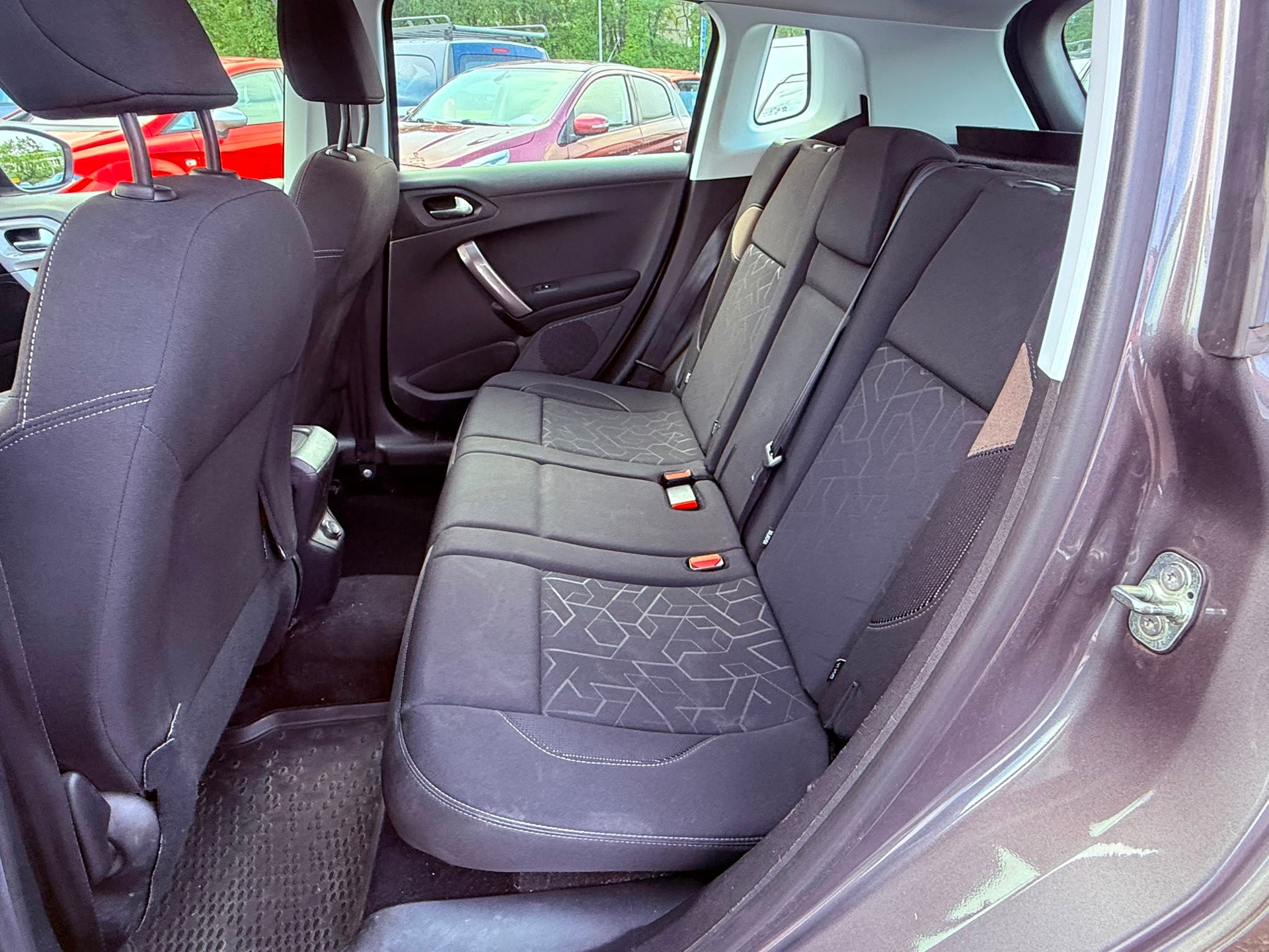 PEUGEOT 2008 1.6 VTI Active Automatic-image-9