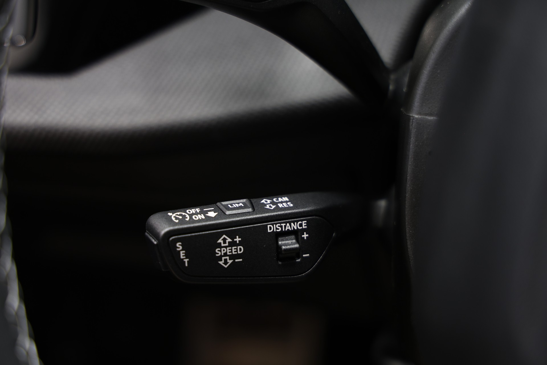 AUDI S3 Limousine TFSI quattro S-tronic *Akrapovic*Carbon Exterieur*-image-22