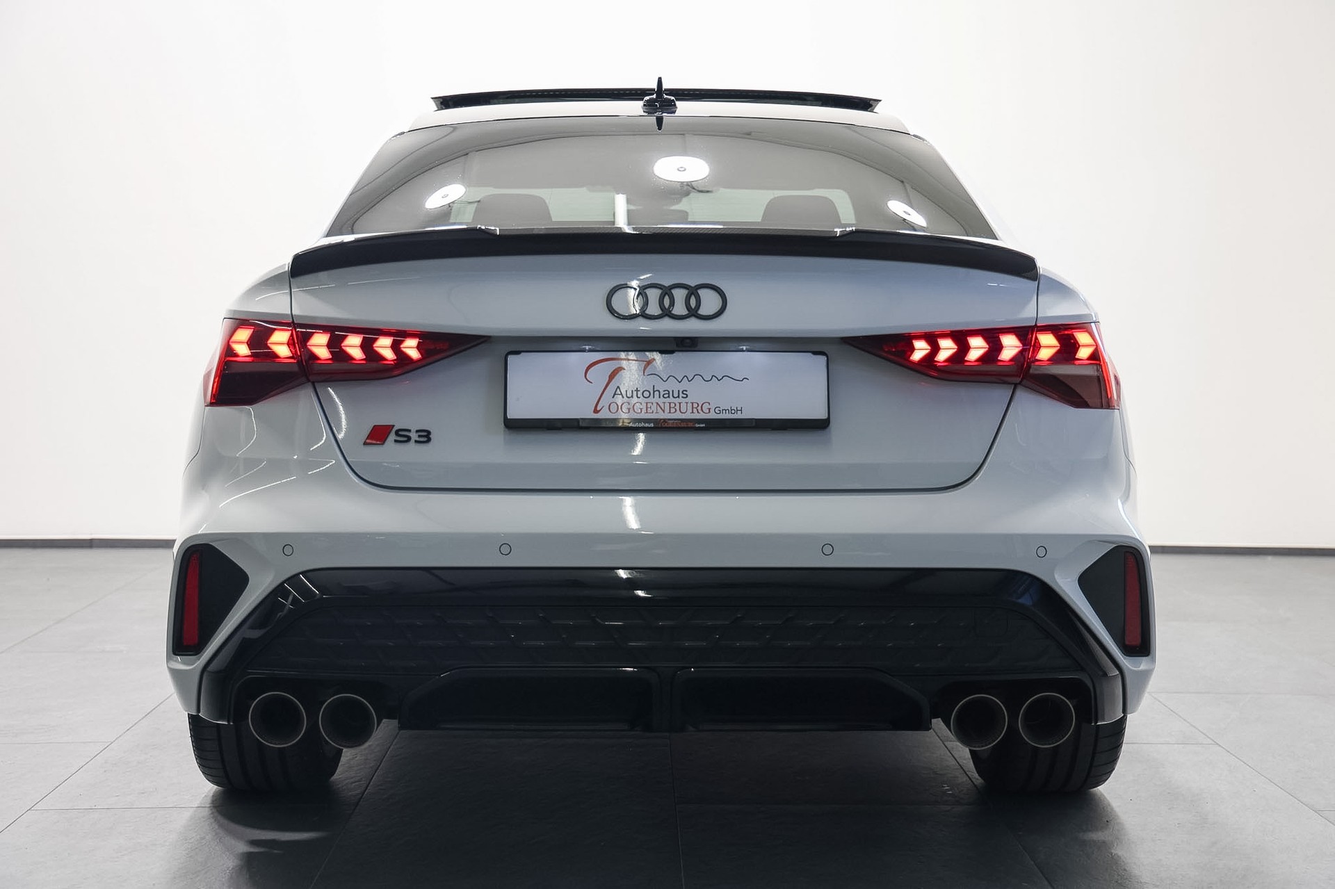 AUDI S3 Limousine TFSI quattro S-tronic *Akrapovic*Carbon Exterieur*-image-8