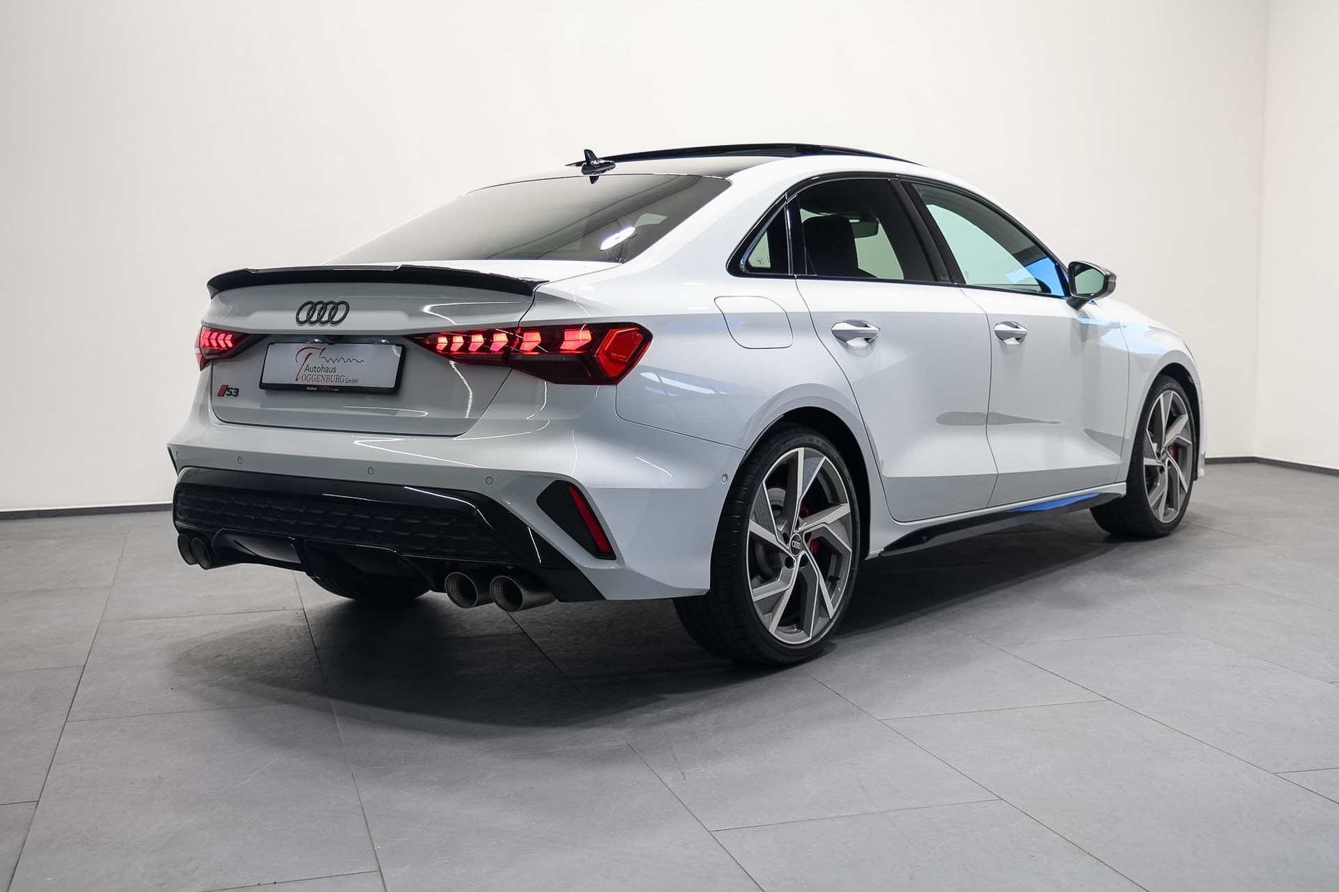AUDI S3 Limousine TFSI quattro S-tronic *Akrapovic*Carbon Exterieur*-image-6
