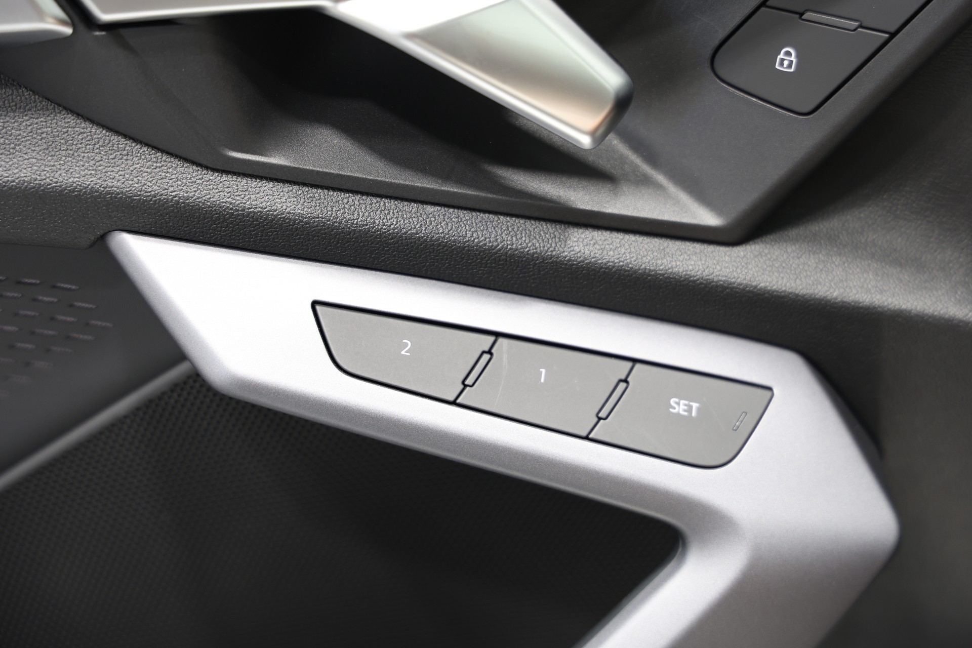 AUDI S3 Limousine TFSI quattro S-tronic *Akrapovic*Carbon Exterieur*-image-19
