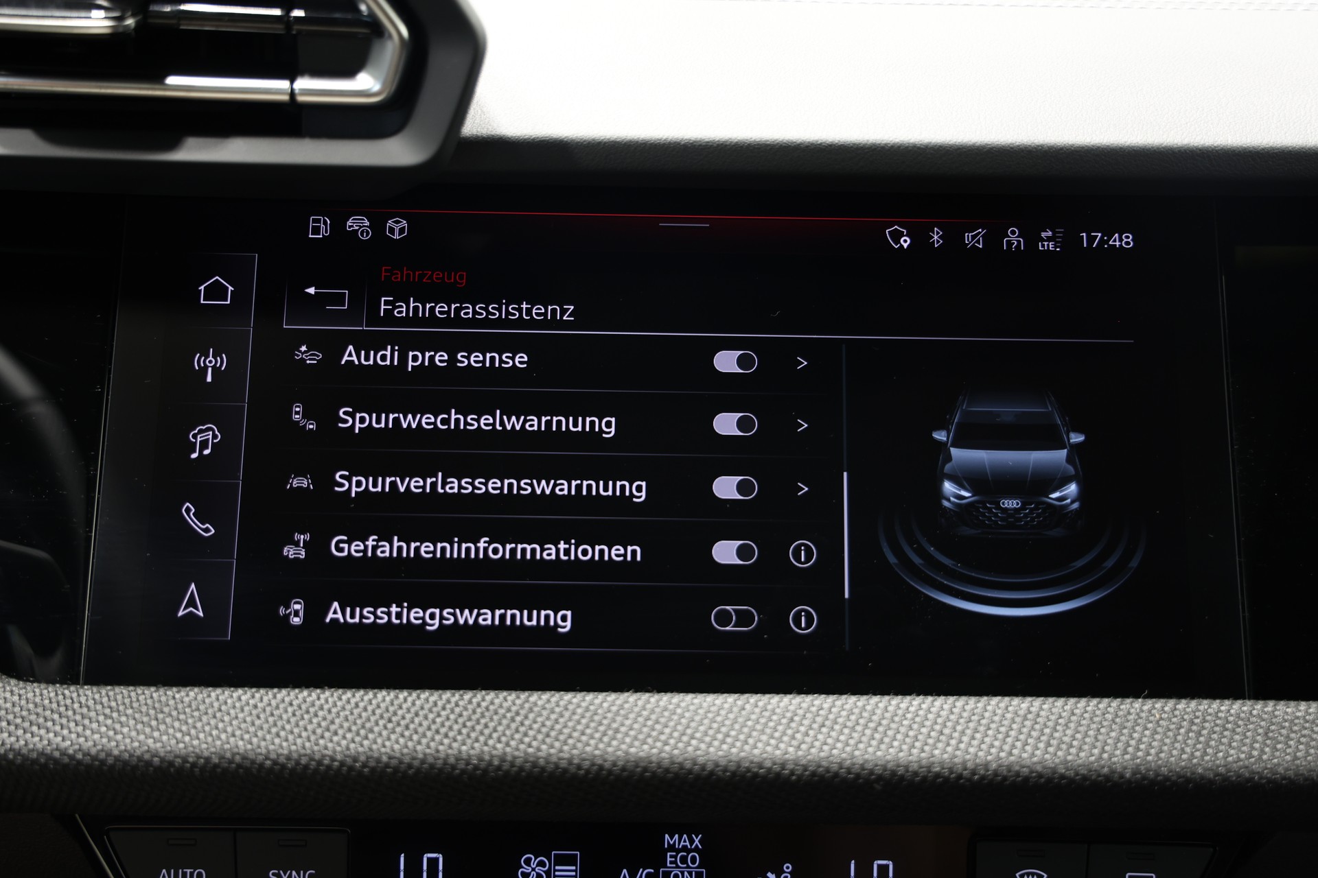 AUDI S3 Limousine TFSI quattro S-tronic *Akrapovic*Carbon Exterieur*-image-29