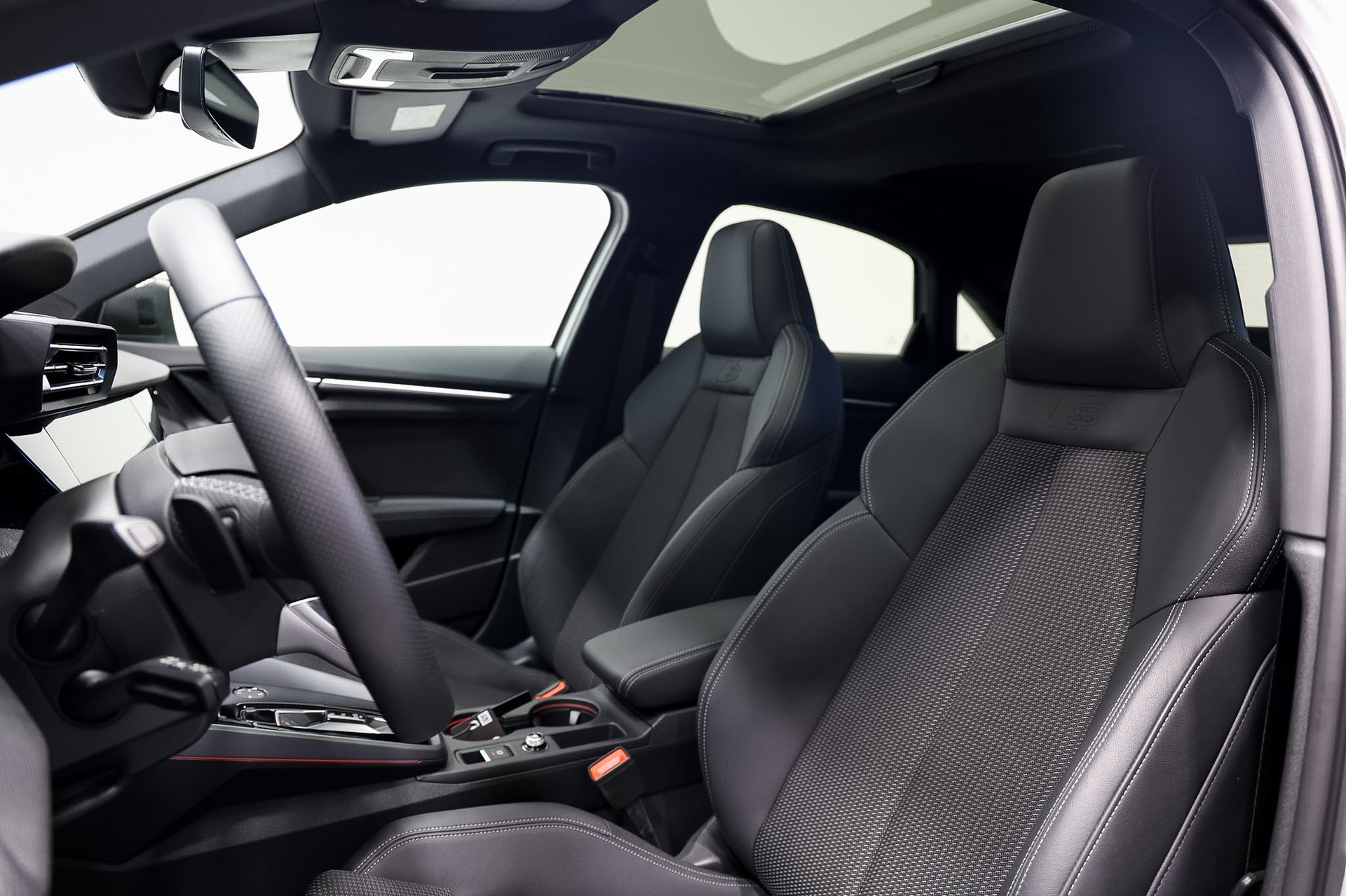 AUDI S3 Limousine TFSI quattro S-tronic *Akrapovic*Carbon Exterieur*-image-15