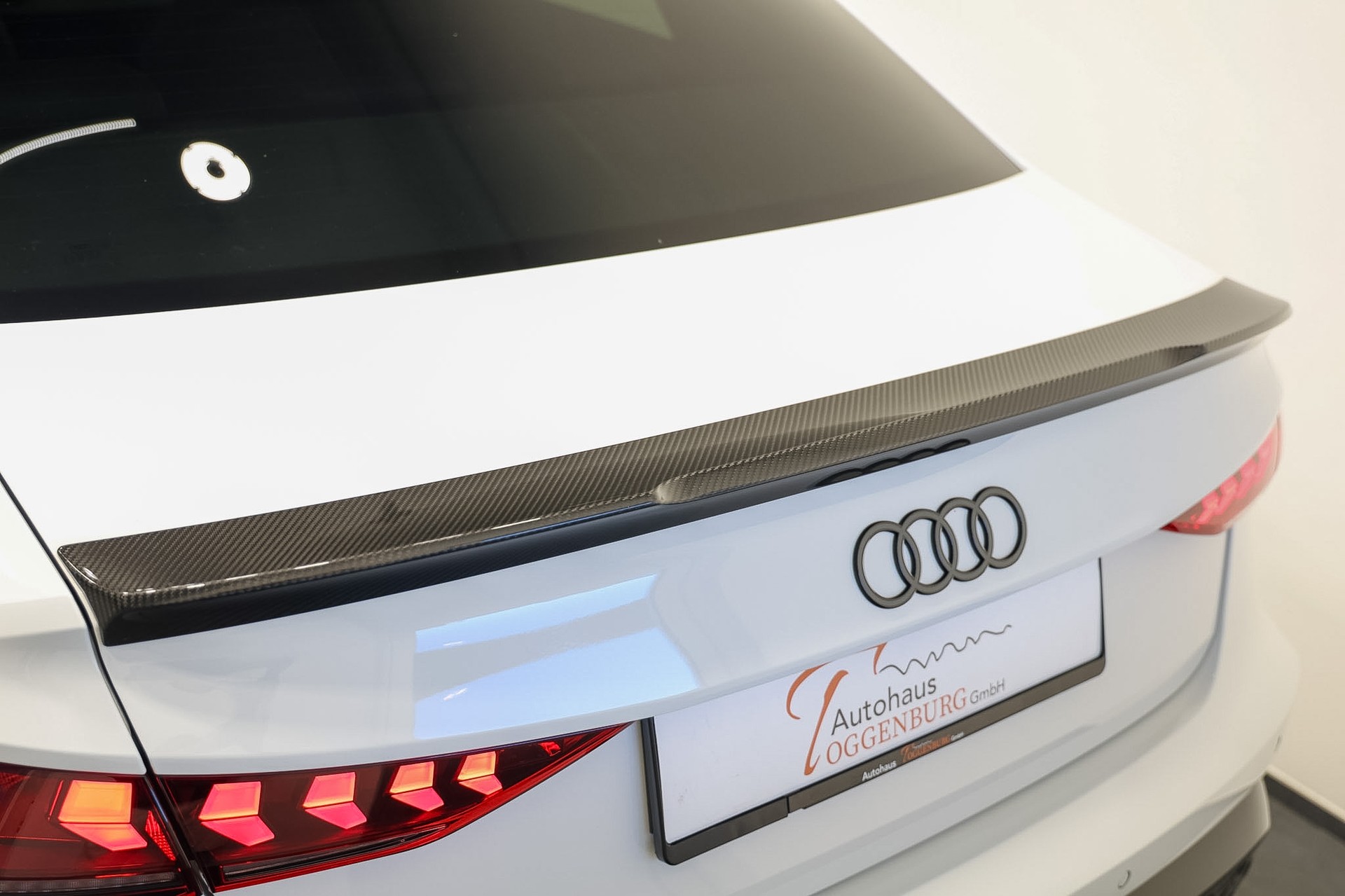 AUDI S3 Limousine TFSI quattro S-tronic *Akrapovic*Carbon Exterieur*-image-11