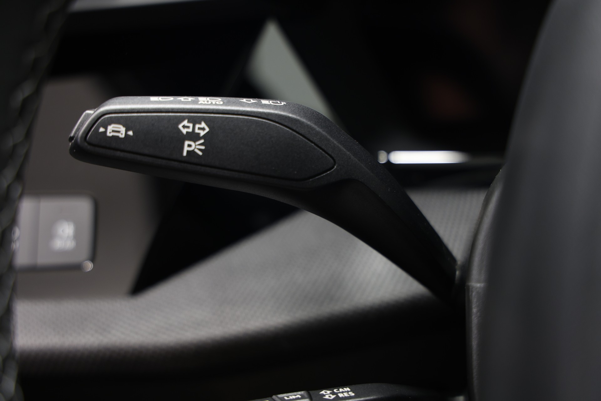 AUDI S3 Limousine TFSI quattro S-tronic *Akrapovic*Carbon Exterieur*-image-21