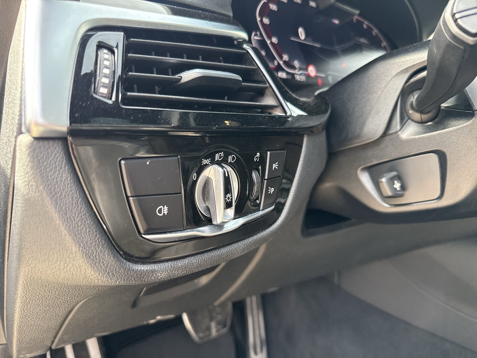 BMW 540i xDrive 48V Touring Pure M Sport Steptronic-image-18