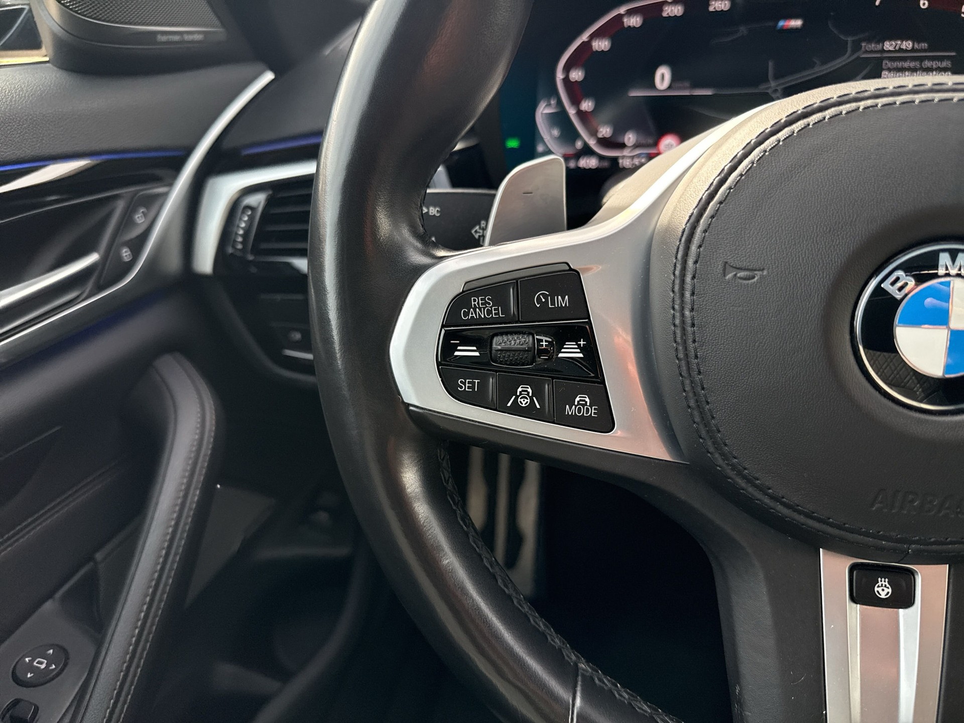 BMW 540i xDrive 48V Touring Pure M Sport Steptronic-image-14