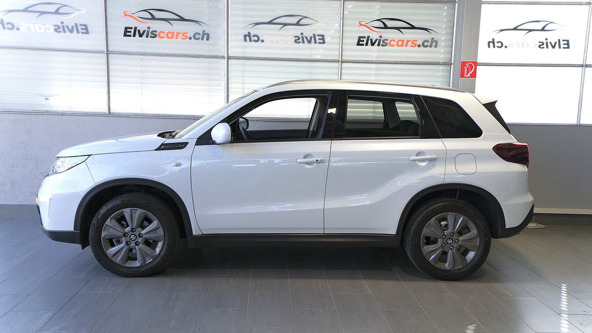 SUZUKI Vitara 1.4 Boosterjet Compact + 4x4 Hybrid Automatic-image-9