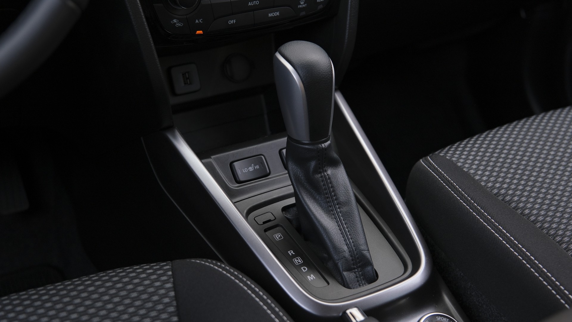SUZUKI Vitara 1.4 Boosterjet Compact + 4x4 Hybrid Automatic-image-6
