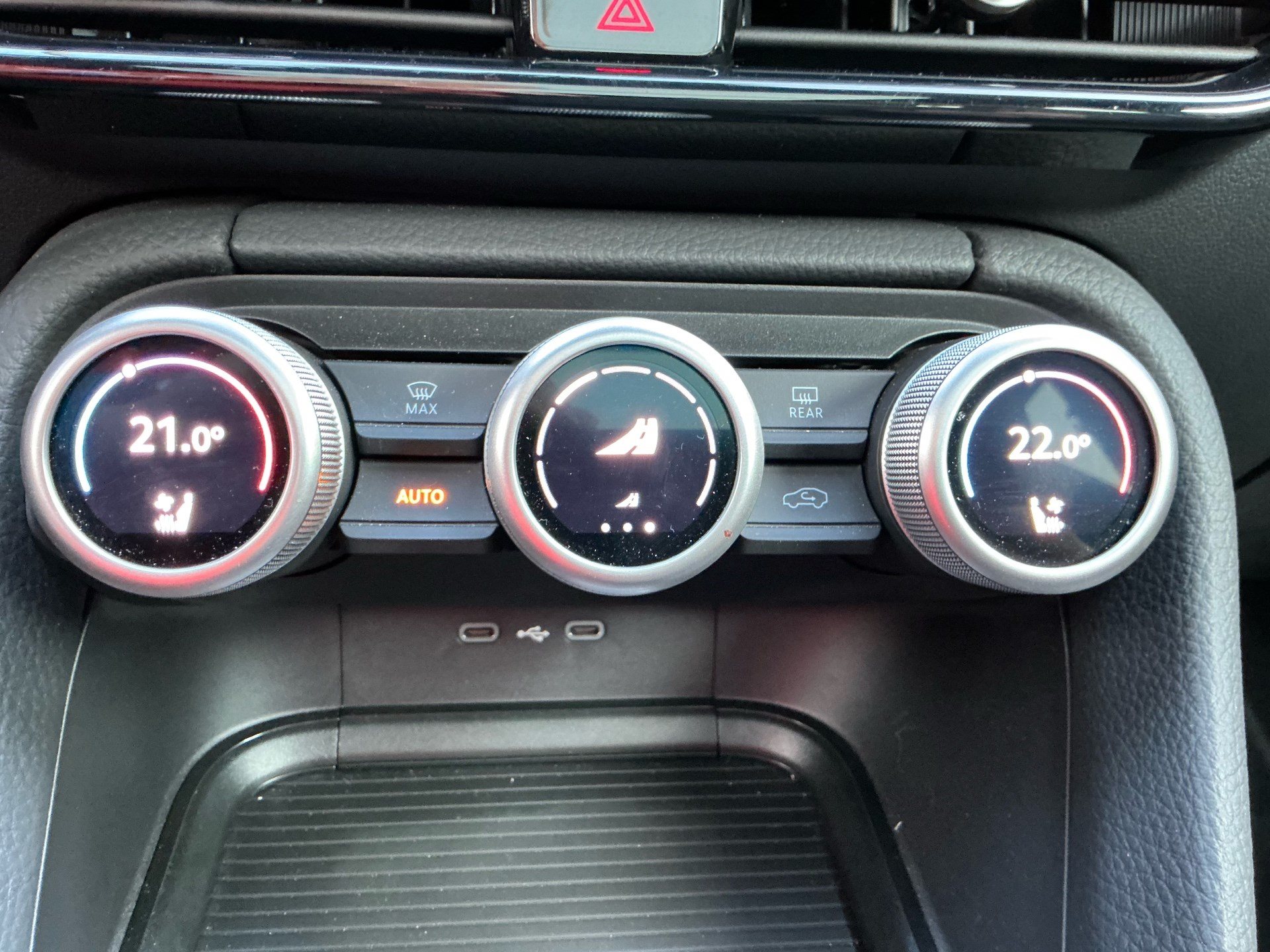 SKODA Kodiaq 2.0 TSI 265 PS 4x4 RS *** TOP AUSSTATTUNG MIT HEAD UP DISPLAY & ANHÄNGERKUPPLUNG ***-image-24
