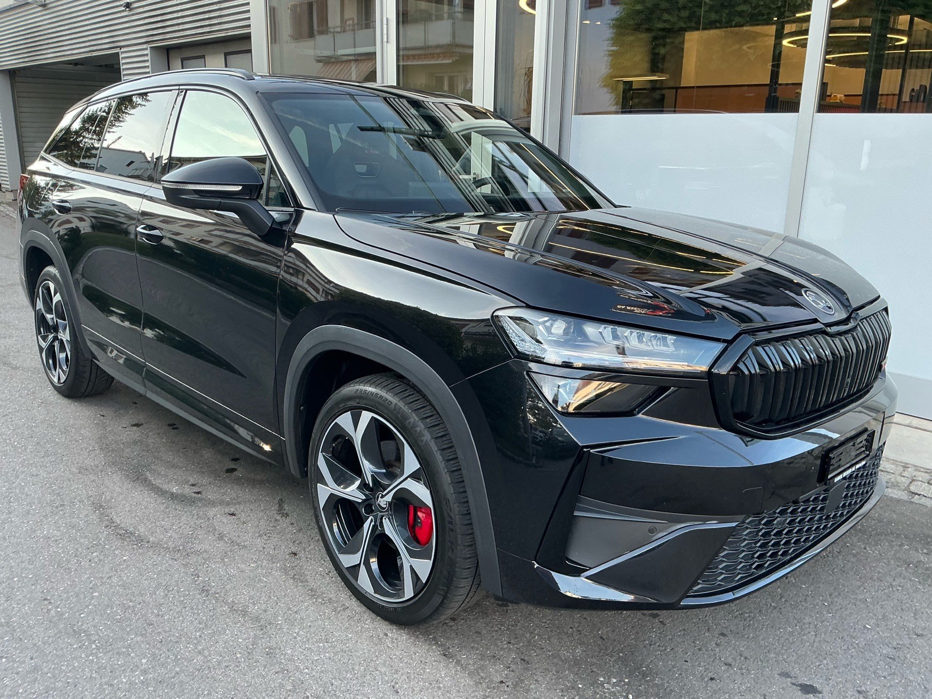 SKODA Kodiaq 2.0 TSI 265 PS 4x4 RS *** TOP AUSSTATTUNG MIT HEAD UP DISPLAY & ANHÄNGERKUPPLUNG ***-showroom-element-2