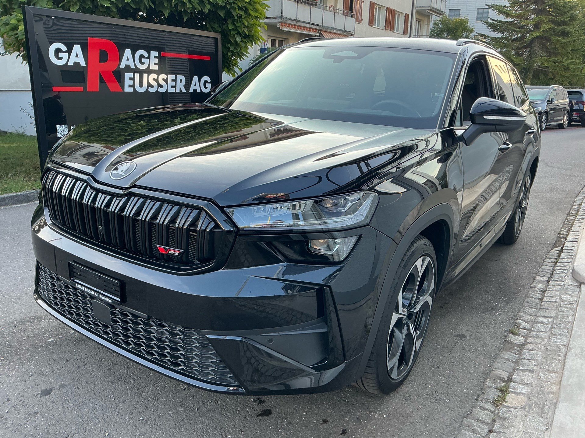 SKODA Kodiaq 2.0 TSI 265 PS 4x4 RS *** TOP AUSSTATTUNG MIT HEAD UP DISPLAY & ANHÄNGERKUPPLUNG ***