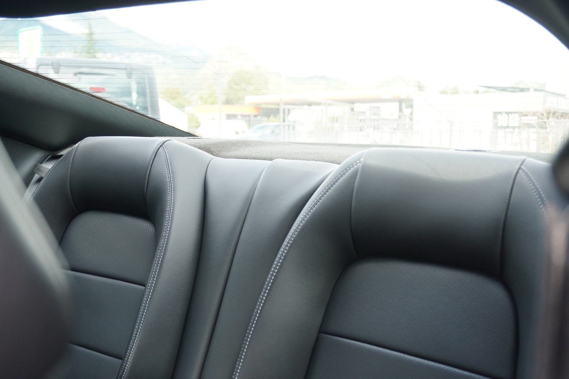 FORD Mustang Fastback 2.3-image-6