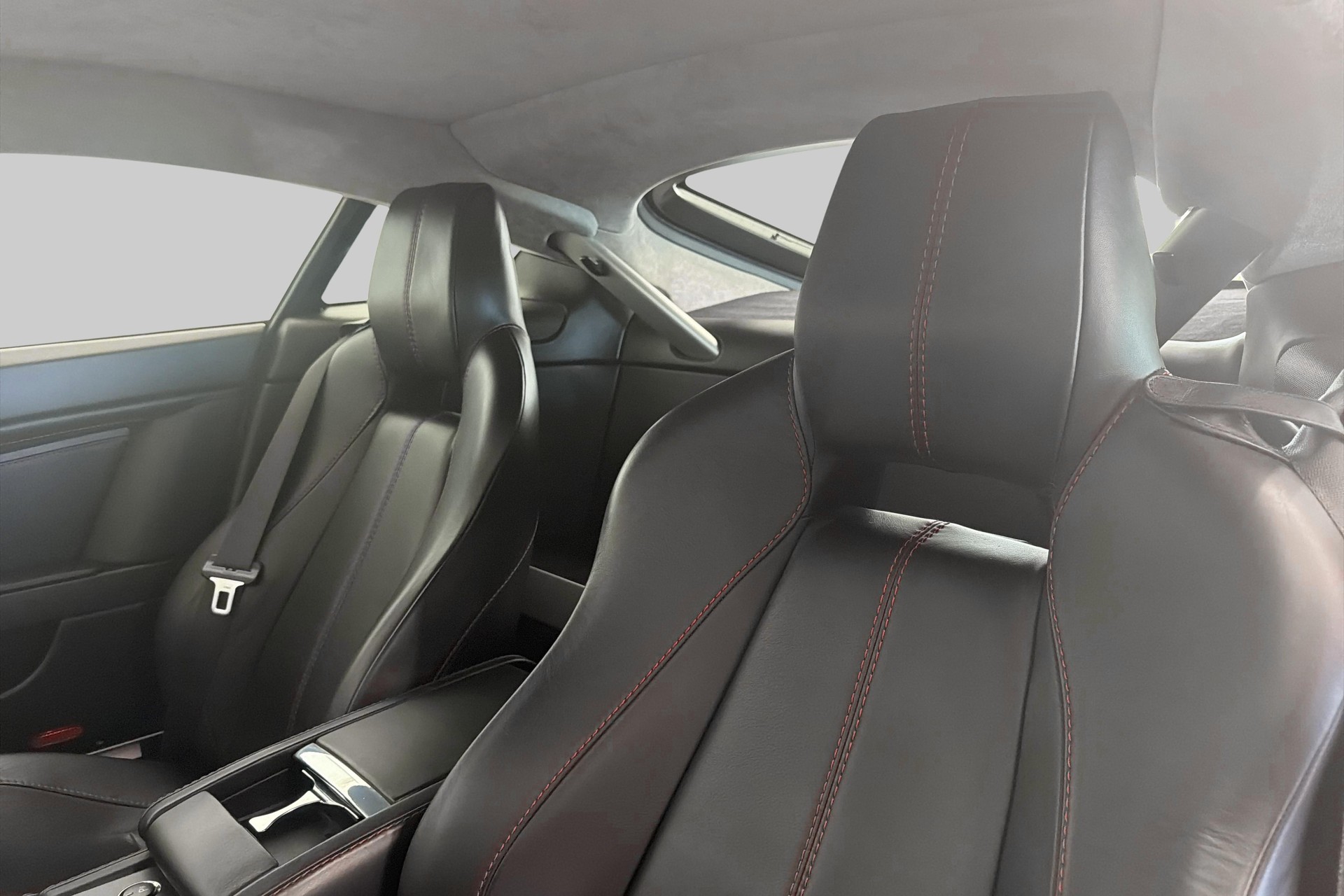 ASTON MARTIN V8 Vantage 4.3 Sportshift-image-21
