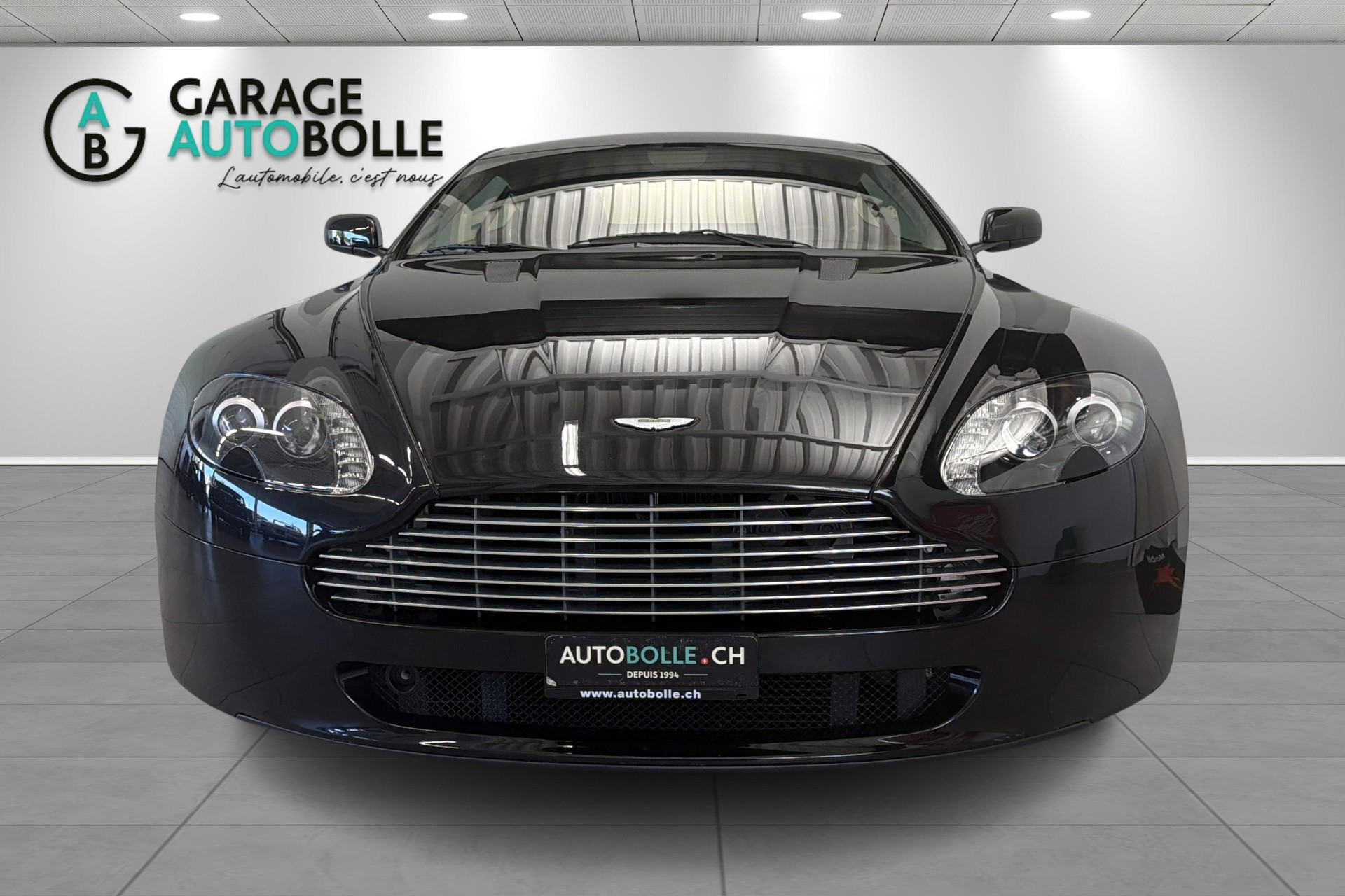 ASTON MARTIN V8 Vantage 4.3 Sportshift-showroom-element-1