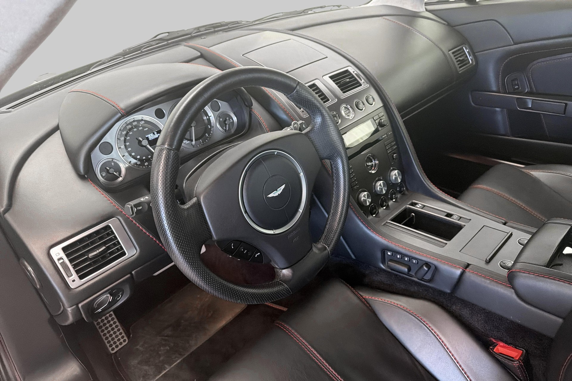 ASTON MARTIN V8 Vantage 4.3 Sportshift-image-8