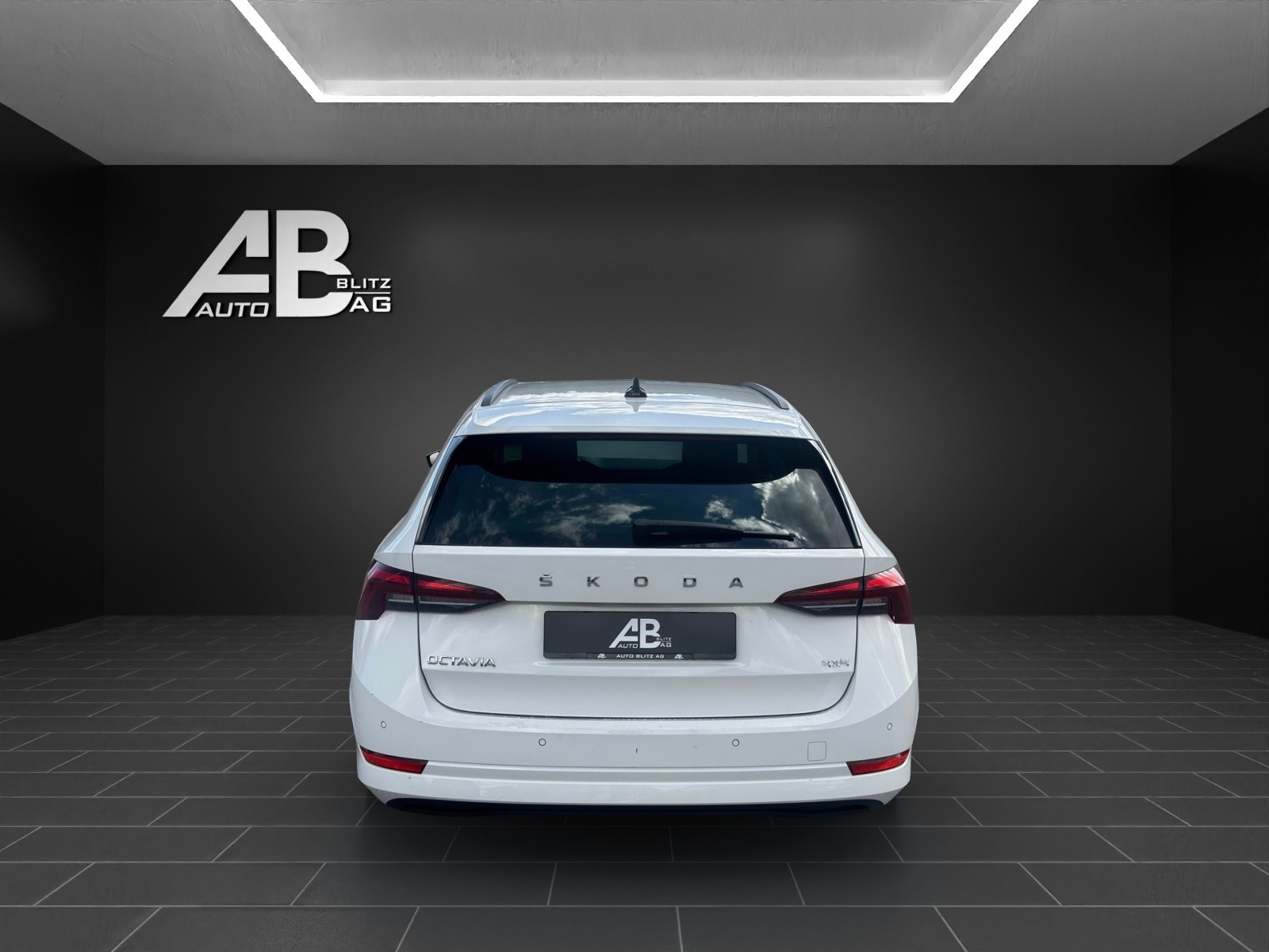 SKODA Octavia Combi 2.0 TDI DSG Ambition 4x4 mit 150 PS-image-3