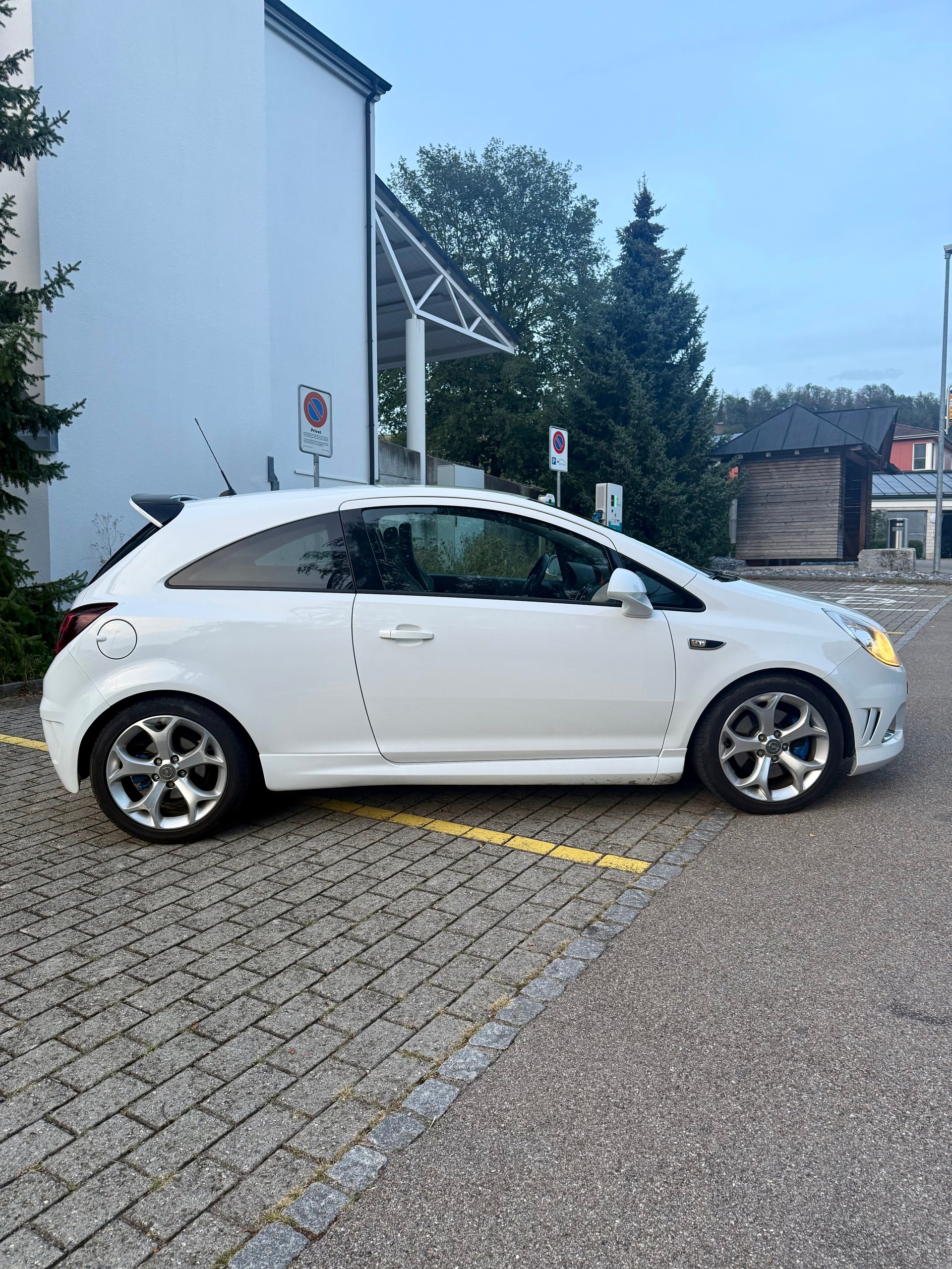 OPEL Corsa 1.6 Turbo OPC-image-6