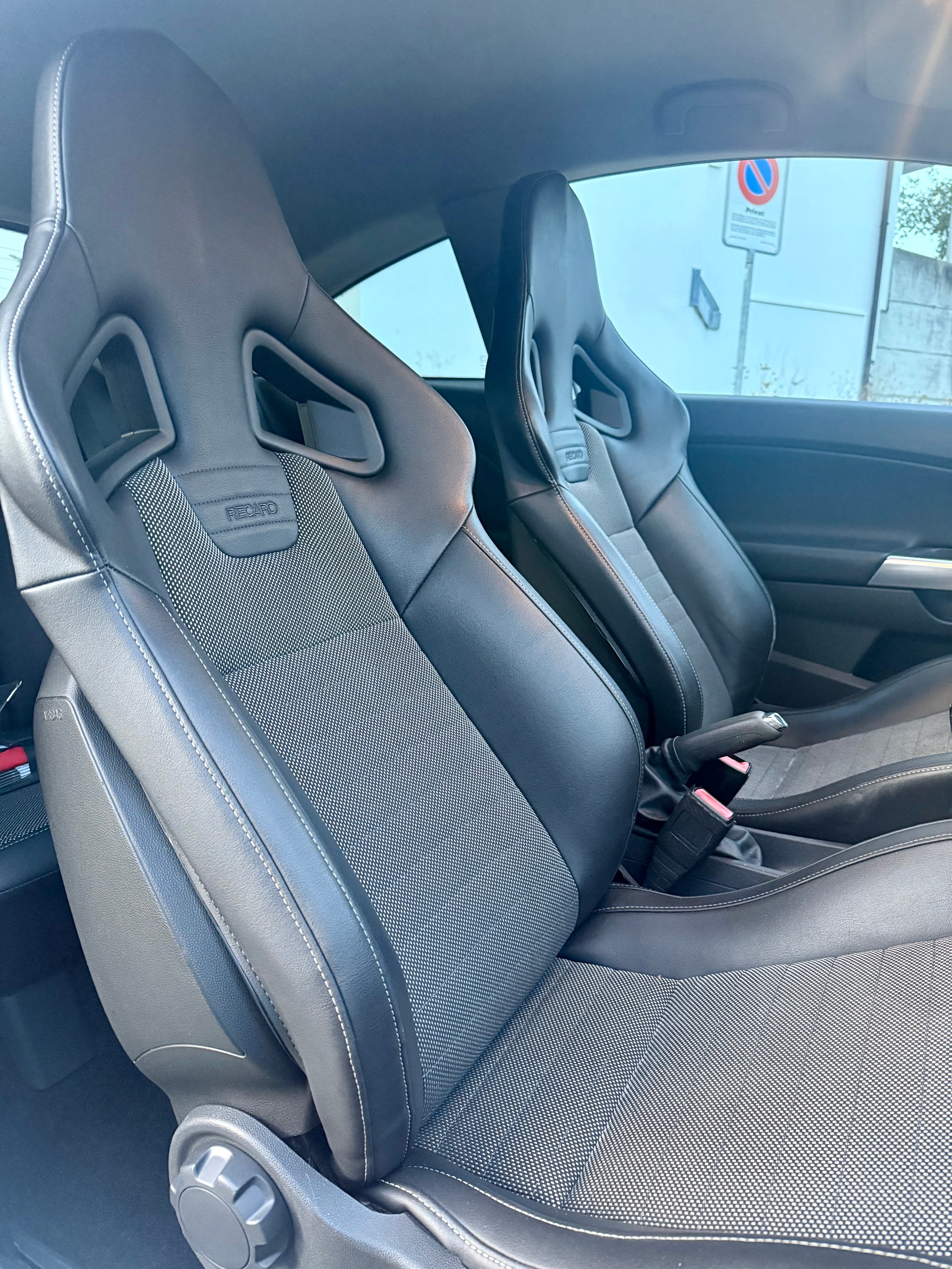 OPEL Corsa 1.6 Turbo OPC-image-10
