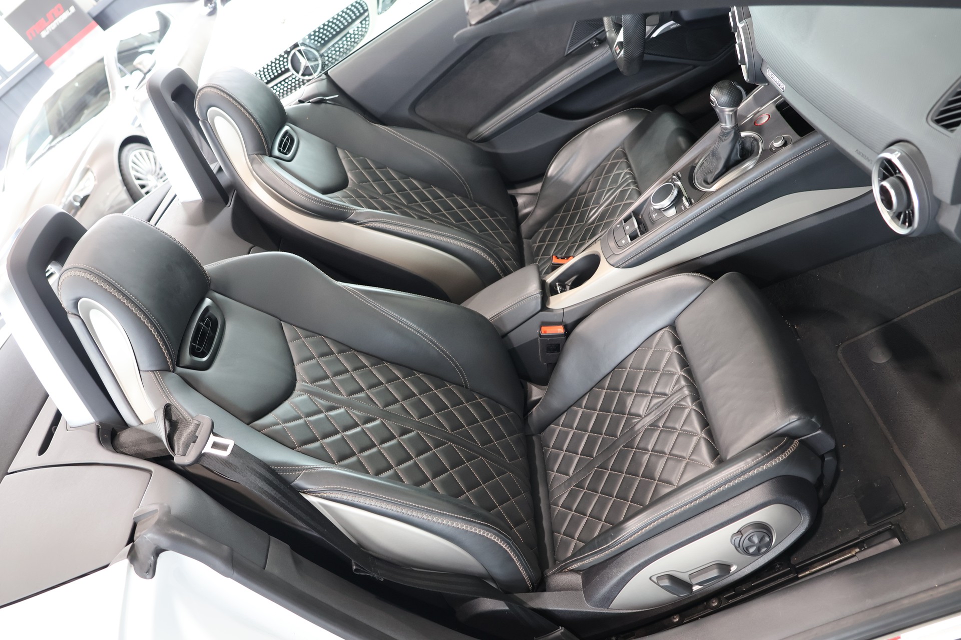 AUDI TT Roadster TTS S-tronic quattro-image-14