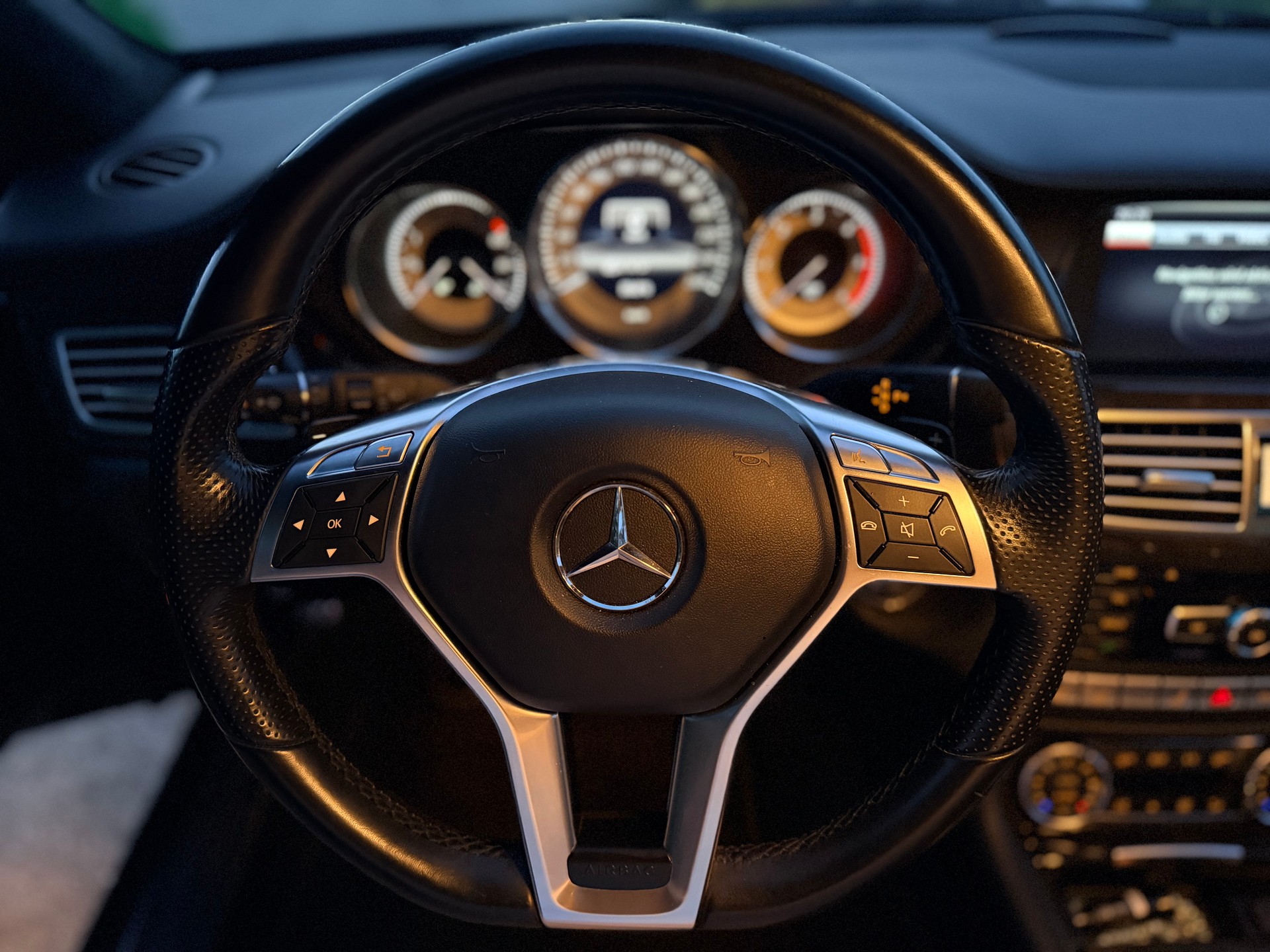 MERCEDES-BENZ CLS 350 CDI BlueEF 4matic-image-18