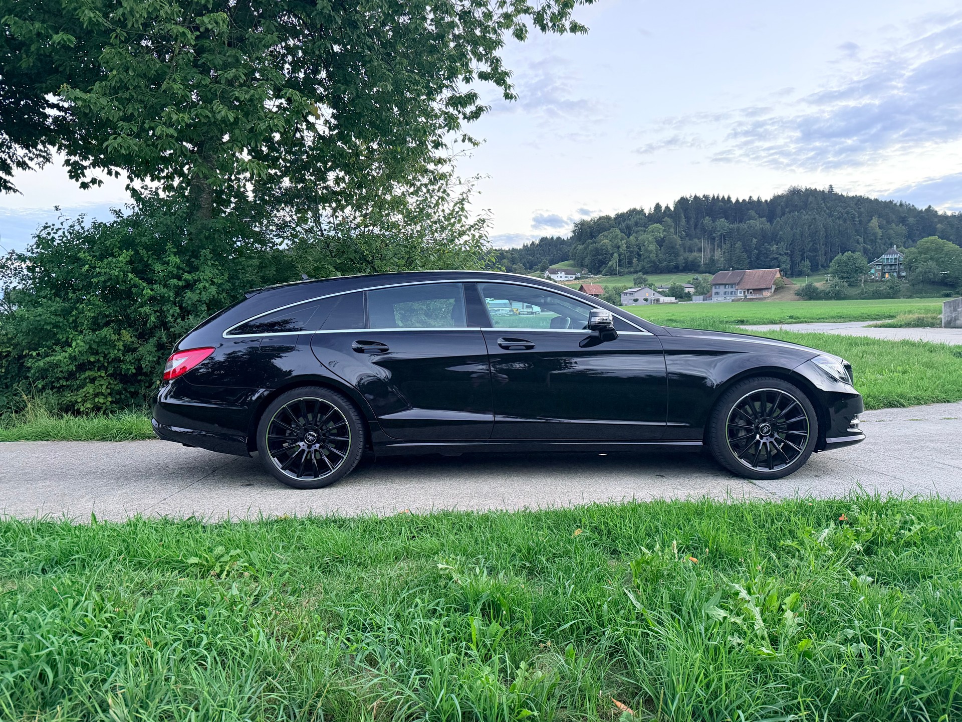 MERCEDES-BENZ CLS 350 CDI BlueEF 4matic-image-2